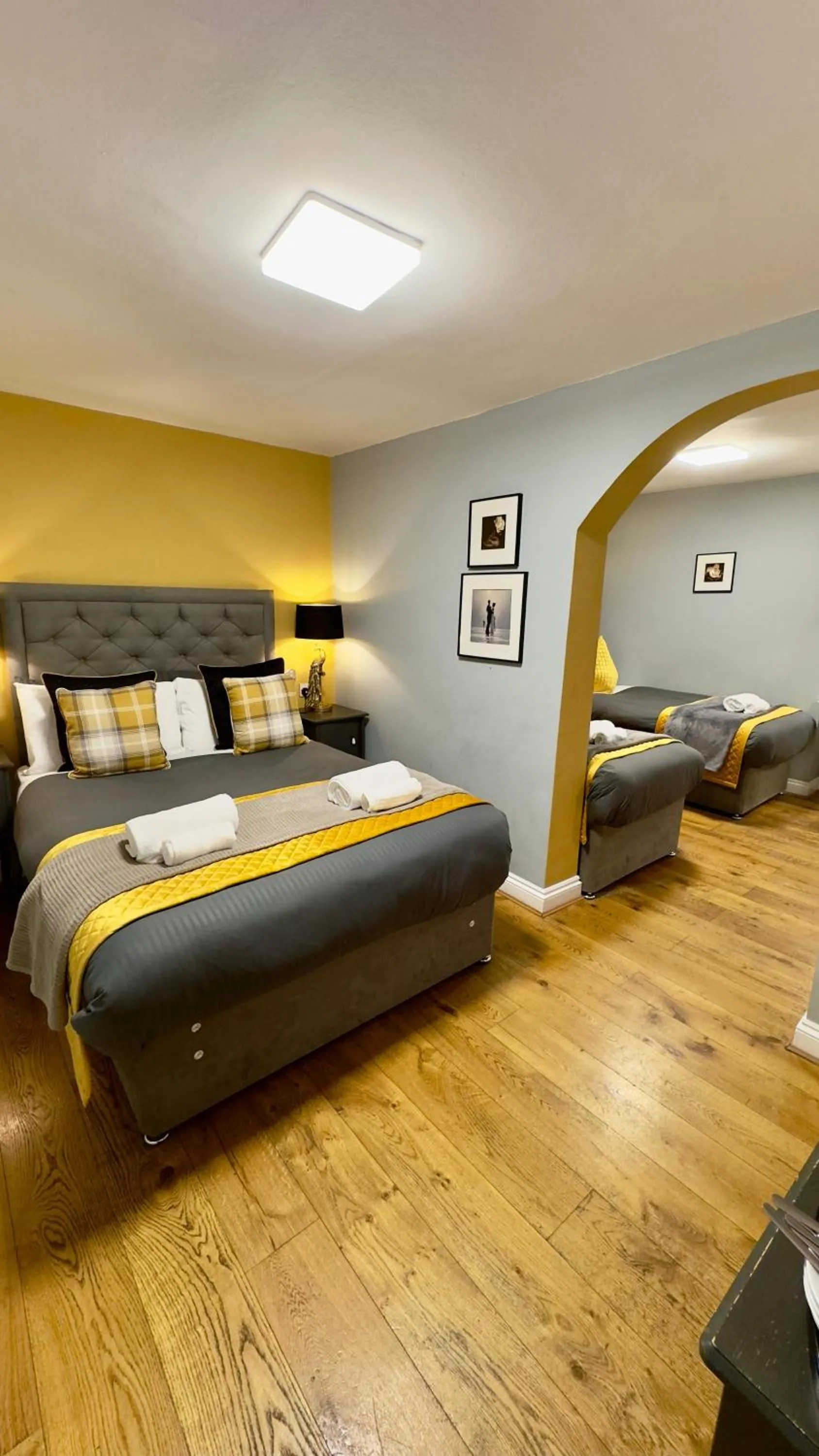 Bed in Piccolino Hyde Park Hotel