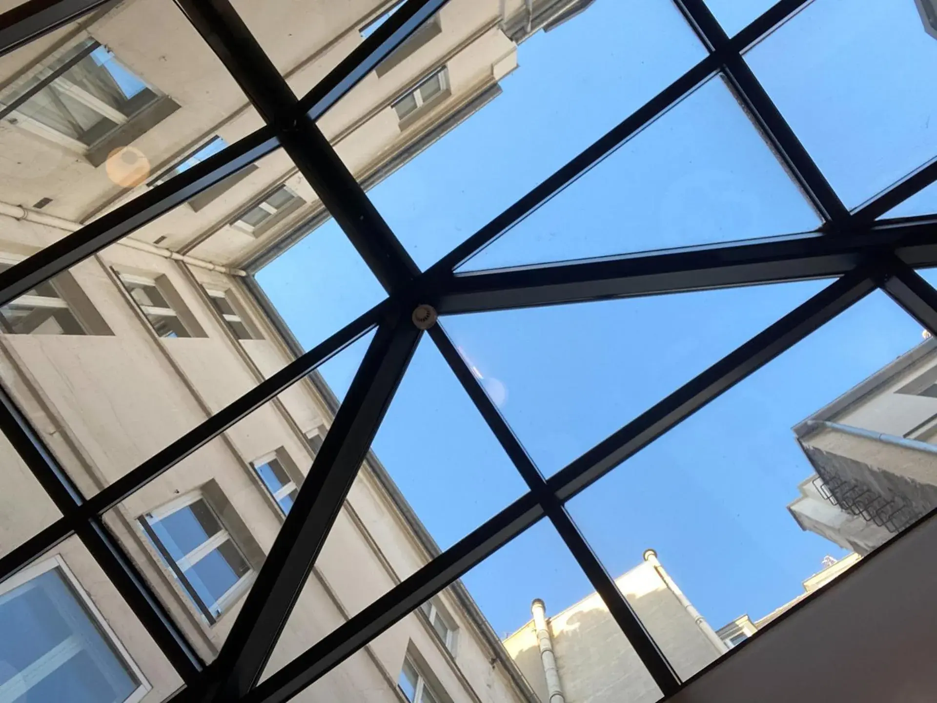 Property building in Le Basile Hôtel Property building in Le Basile Hôtel