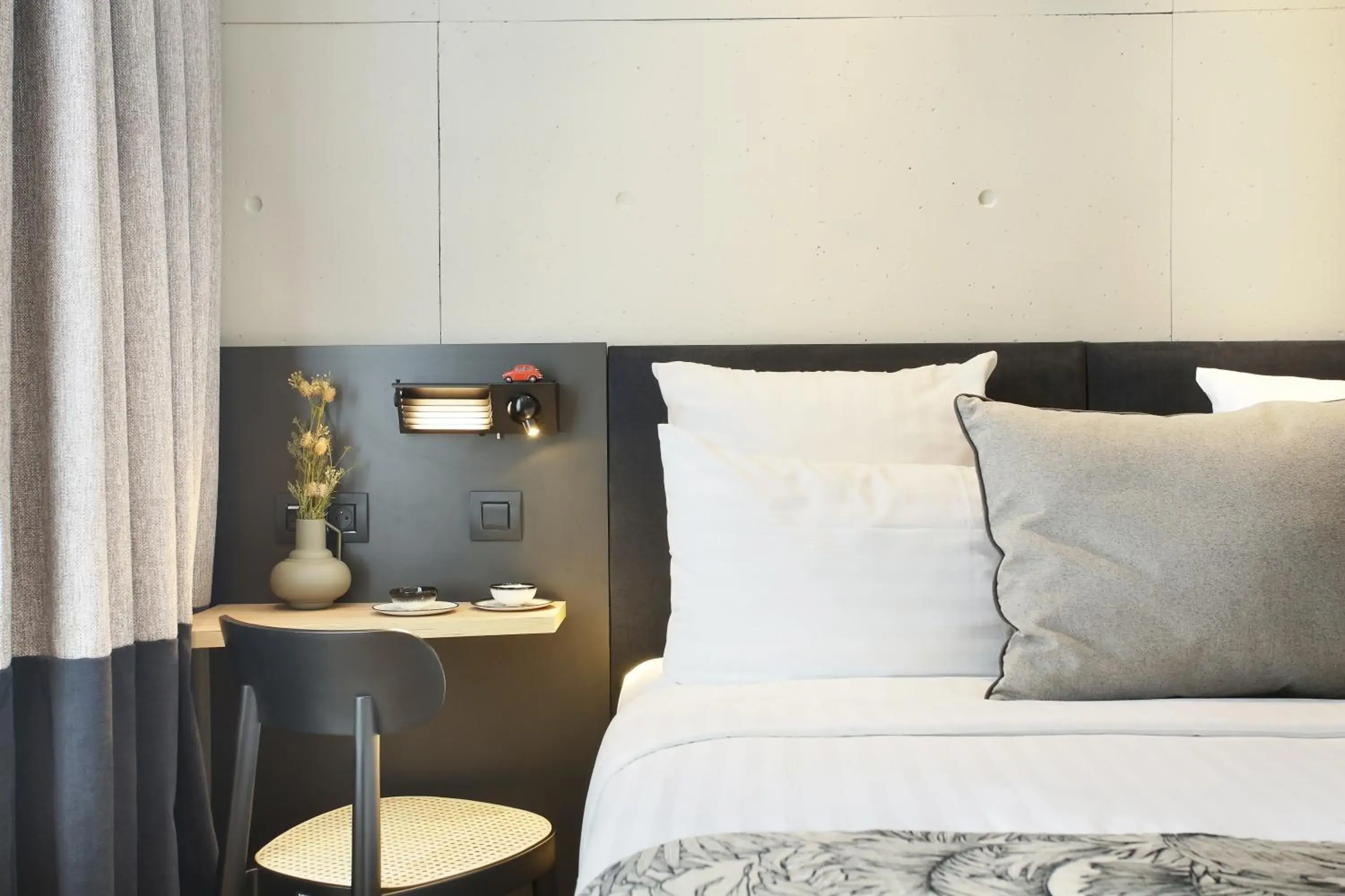 Photo of the whole room, Bed in Le Basile Hôtel Photo of the whole room, Bed in Le Basile Hôtel