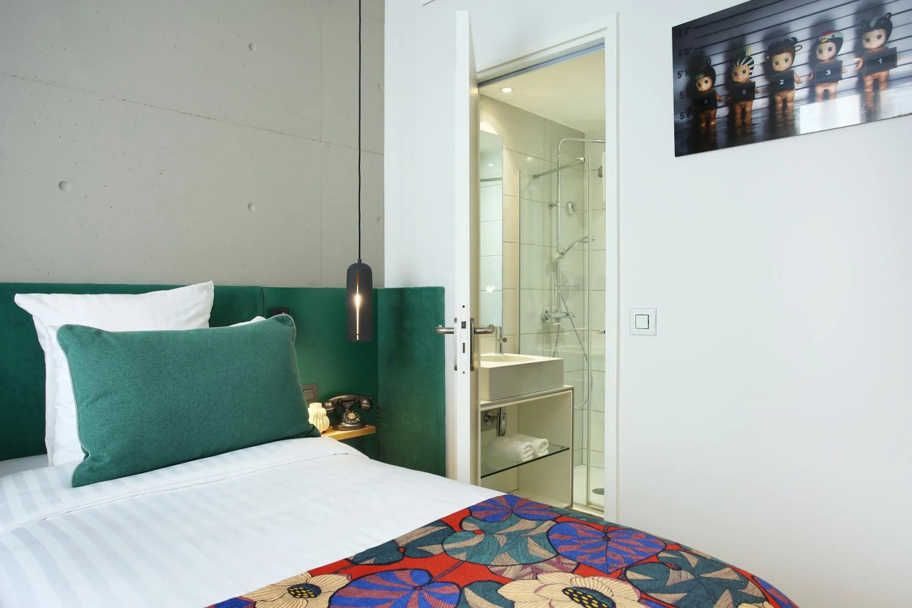 Photo of the whole room, Bed in Le Basile Hôtel