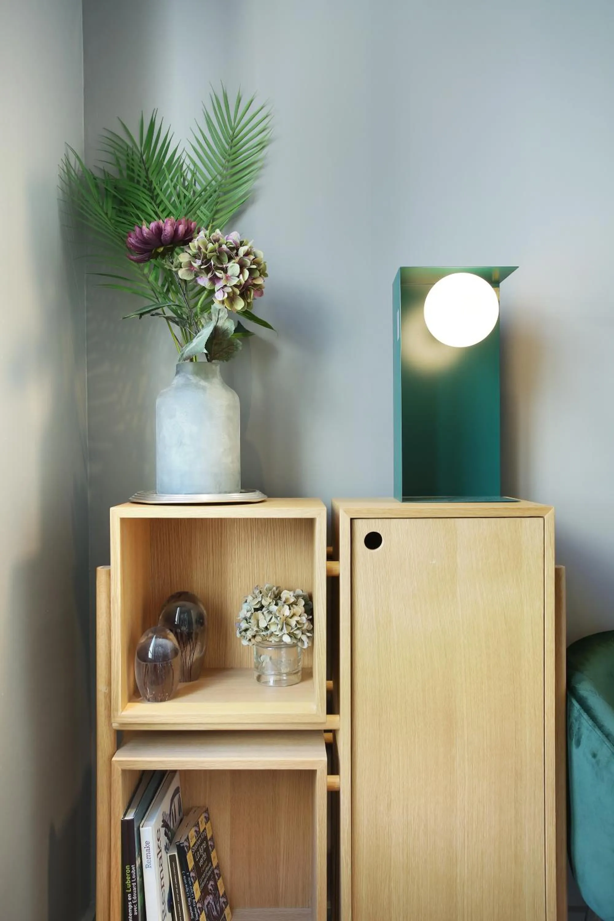 Decorative detail in Le Basile Hôtel