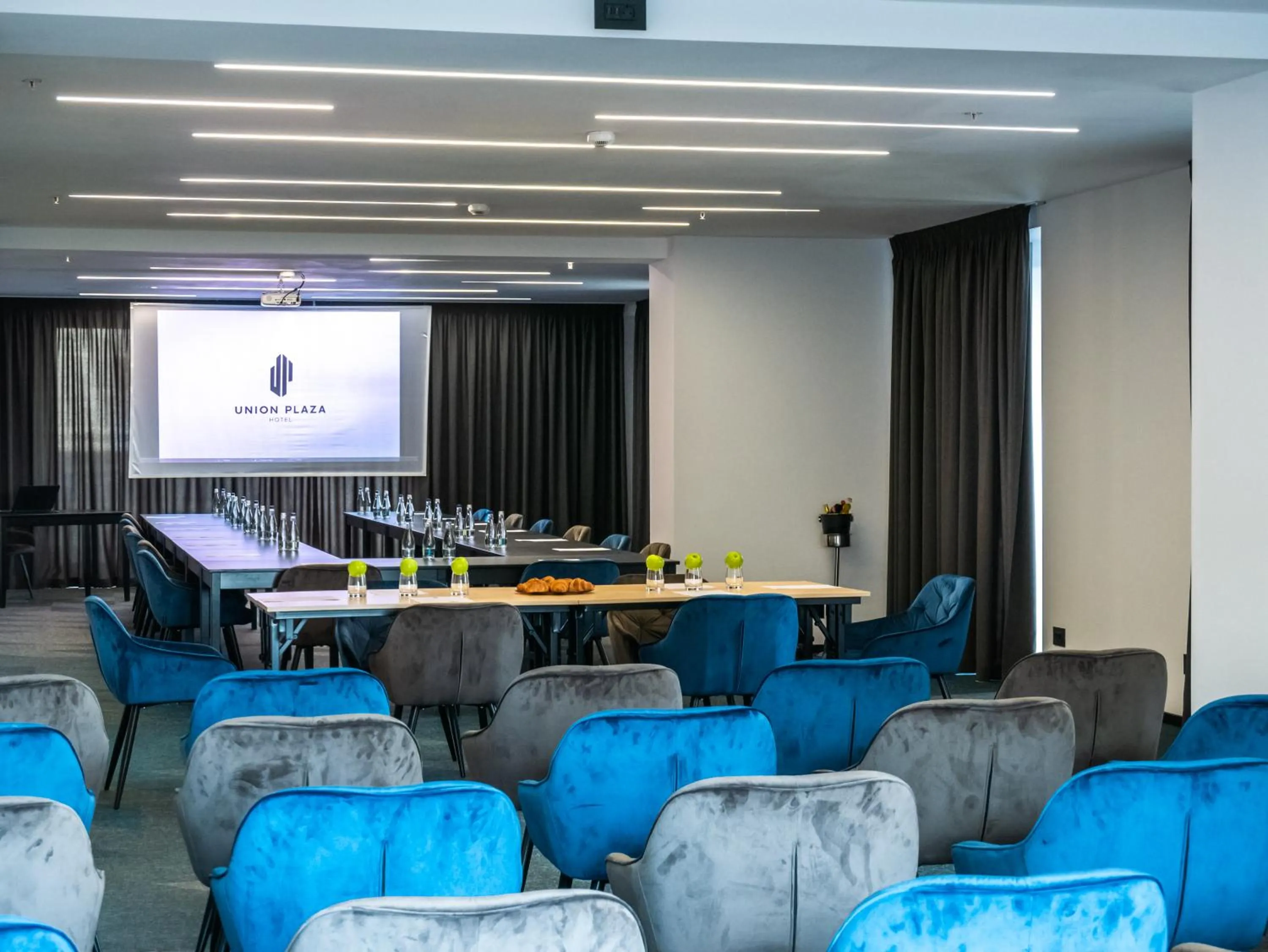 Business facilities in Union Plaza Hotel