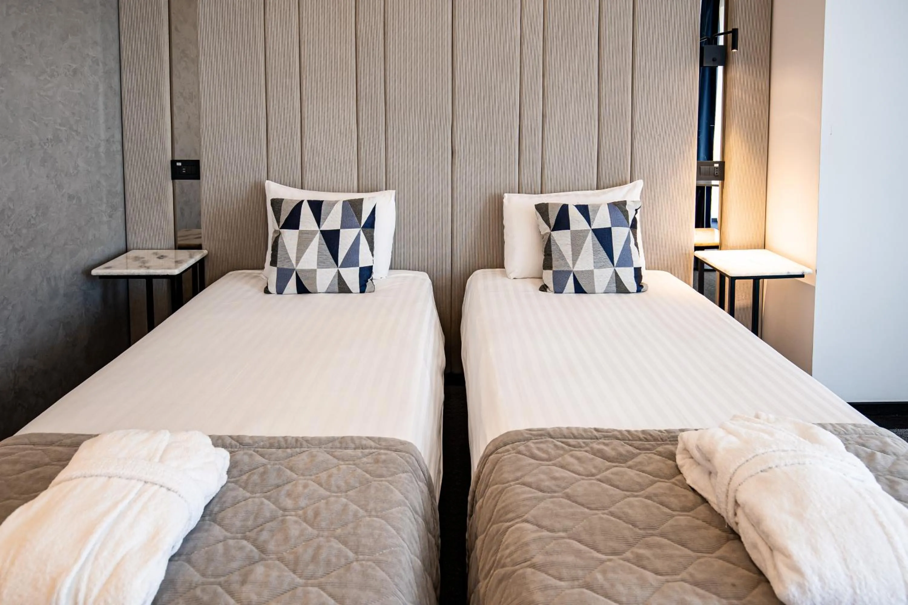 Bedroom, Bed in Union Plaza Hotel