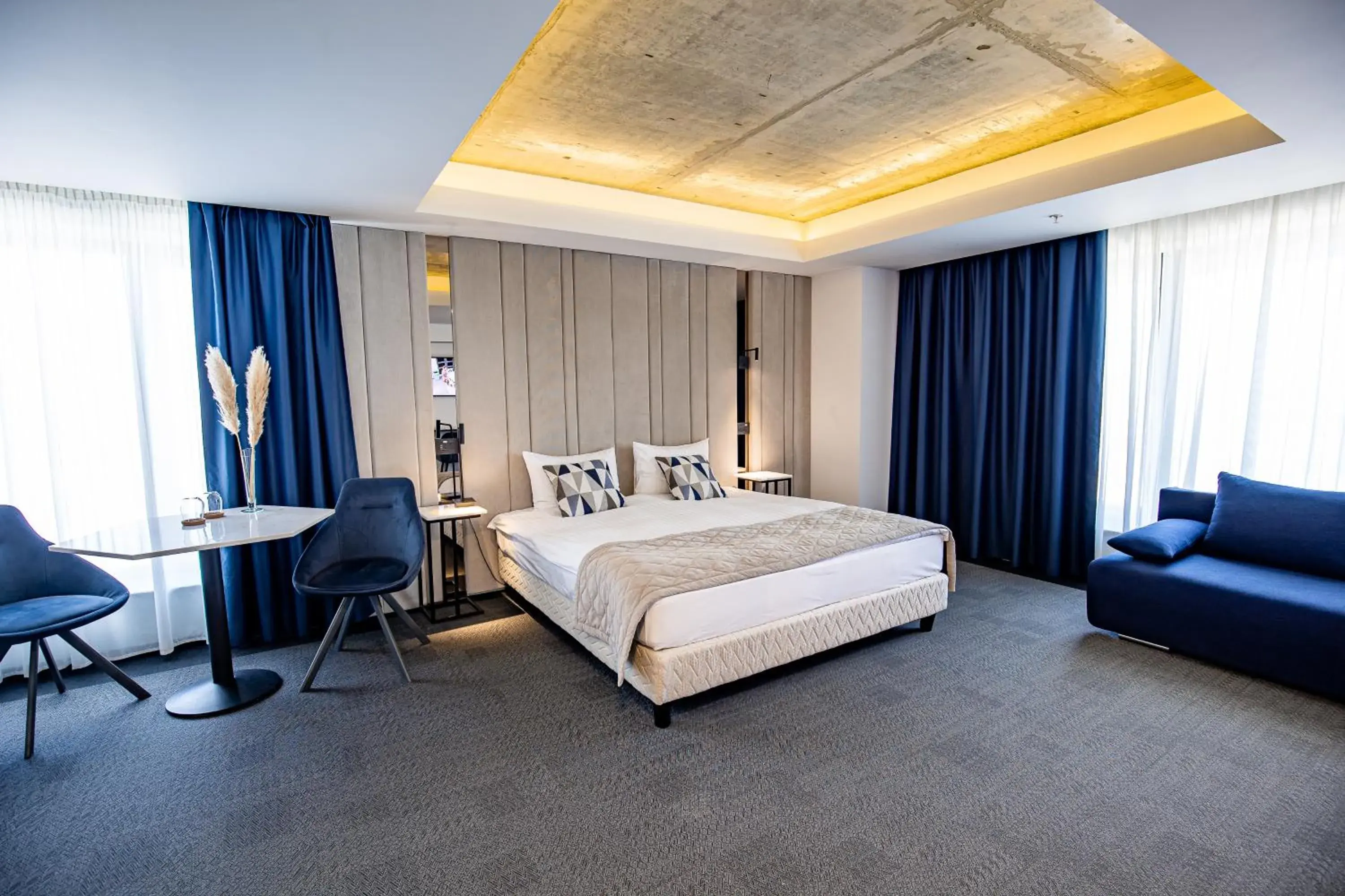 Bed in Union Plaza Hotel Bed in Union Plaza Hotel