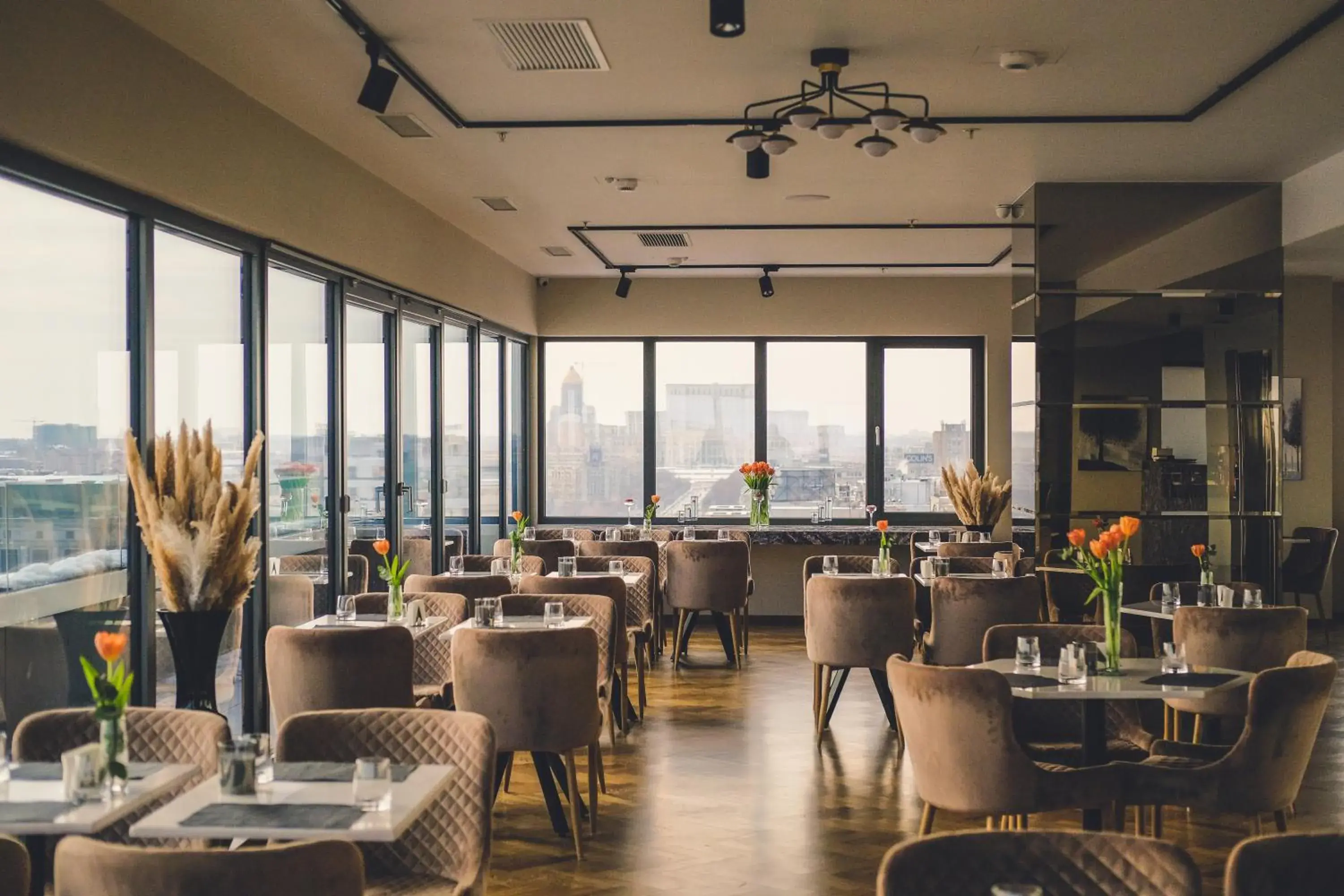 Restaurant/places to eat in Union Plaza Hotel Restaurant/places to eat in Union Plaza Hotel