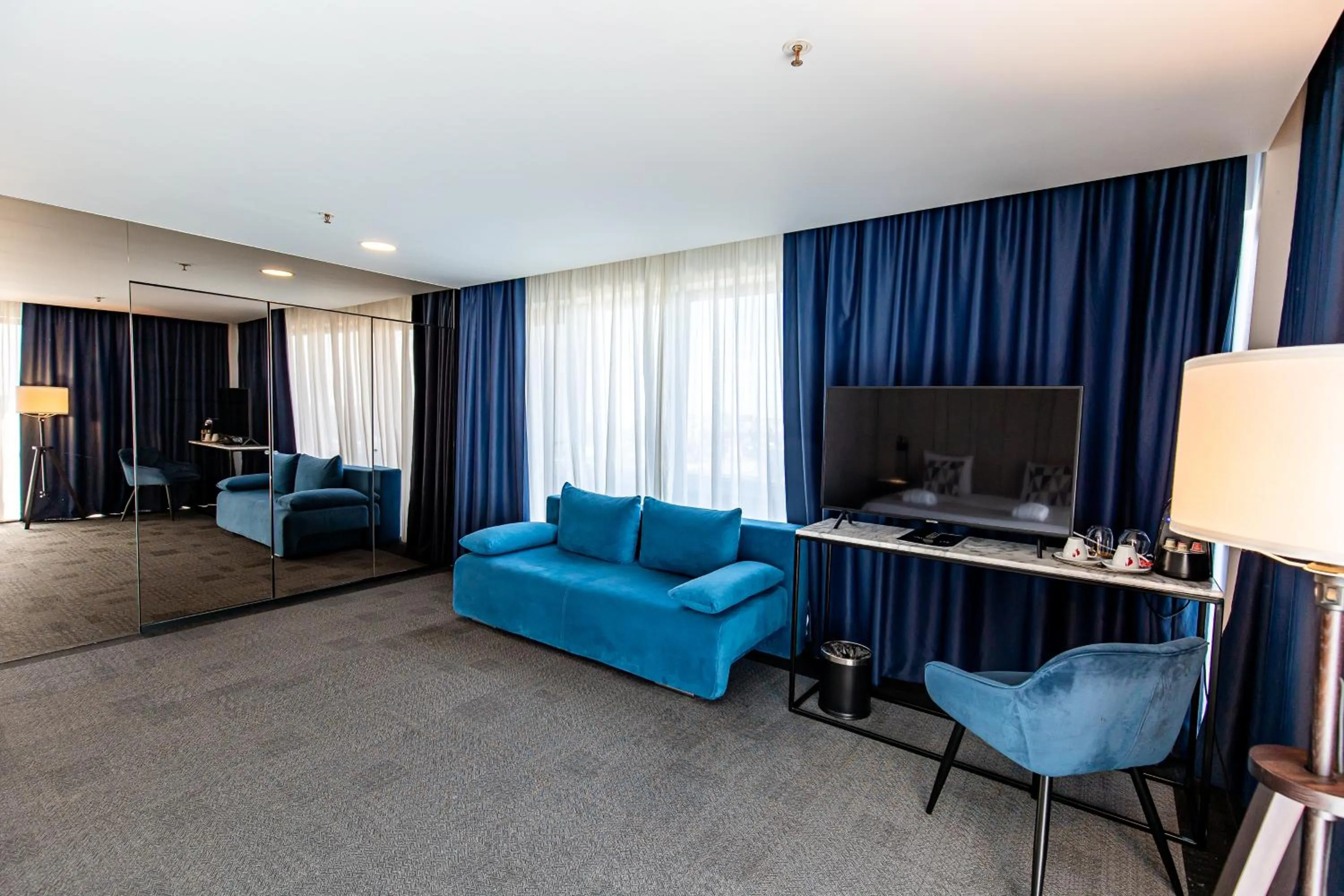 Guests, Bed in Union Plaza Hotel