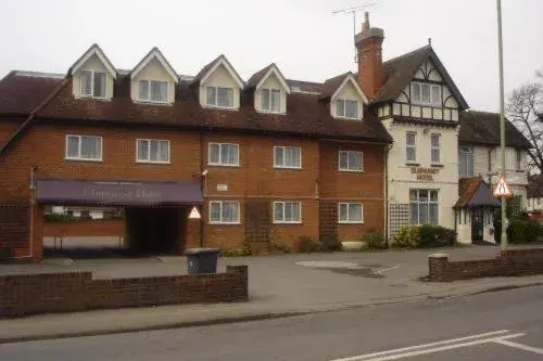 Property Building in Elmhurst Hotel