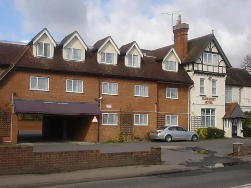 Property Building in Elmhurst Hotel