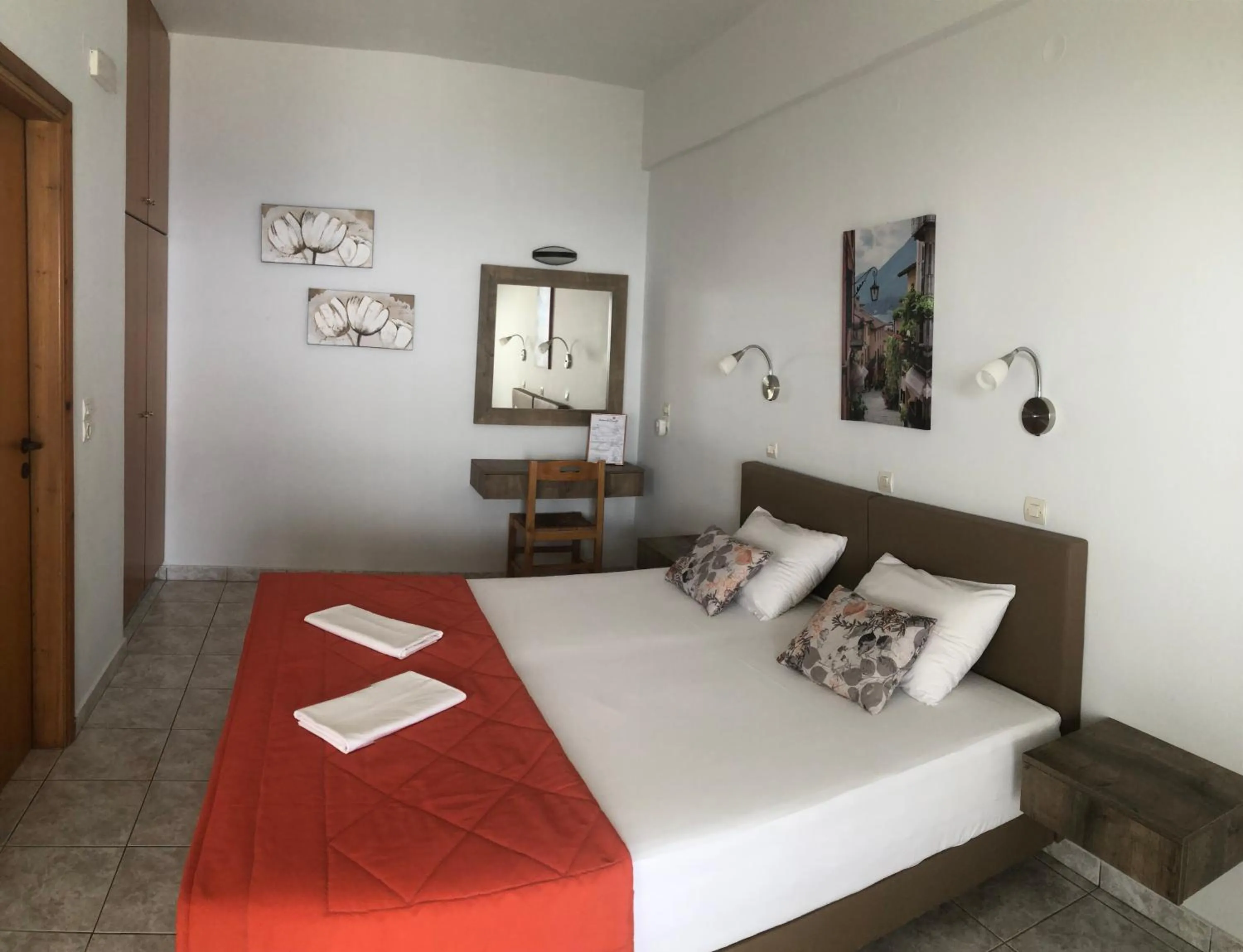 Bedroom, Bed in Chrisanthi Studios & Apartments
