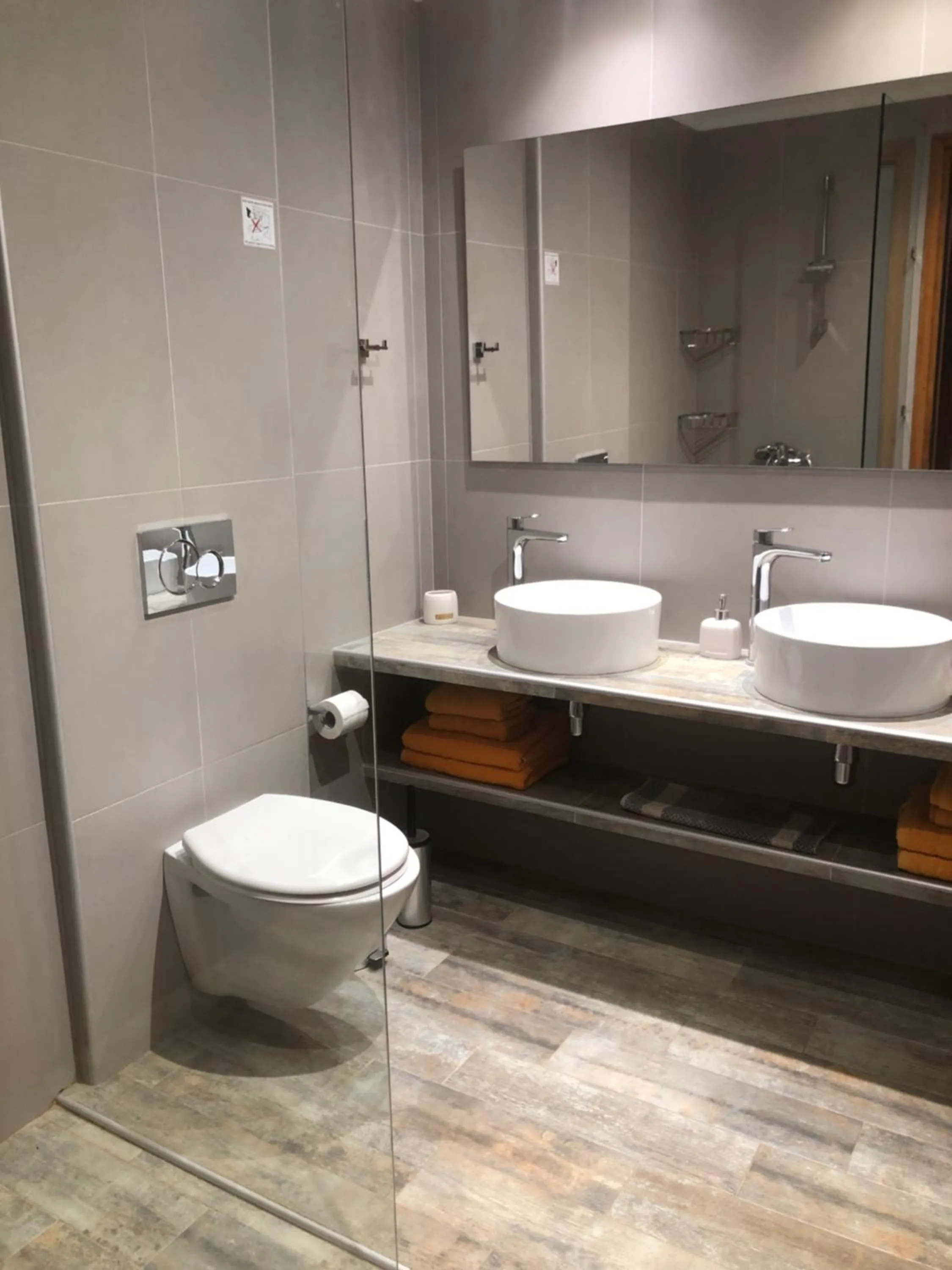 Chrisanthi Studios & Apartments