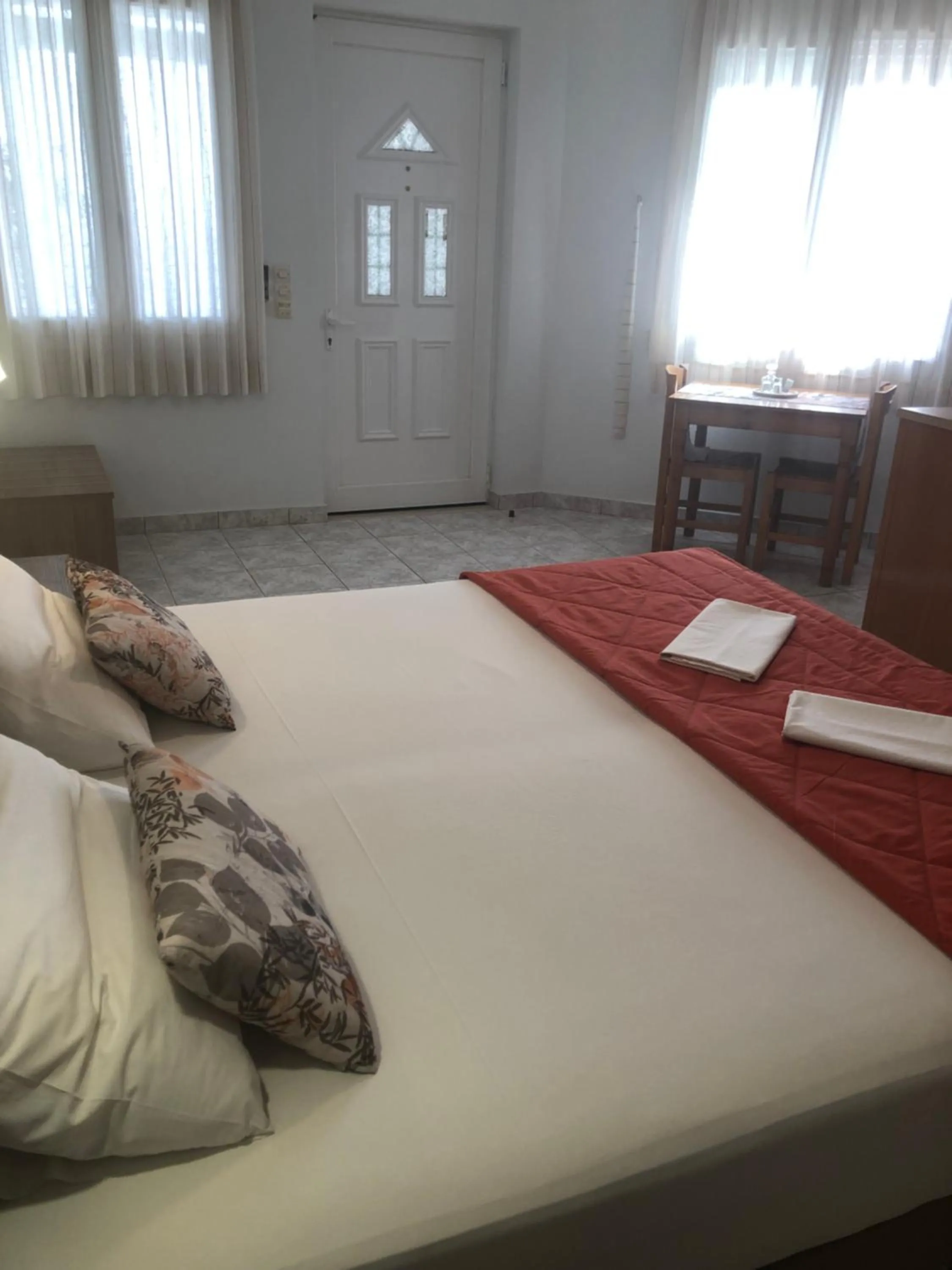 Bedroom, Bed in Chrisanthi Studios & Apartments