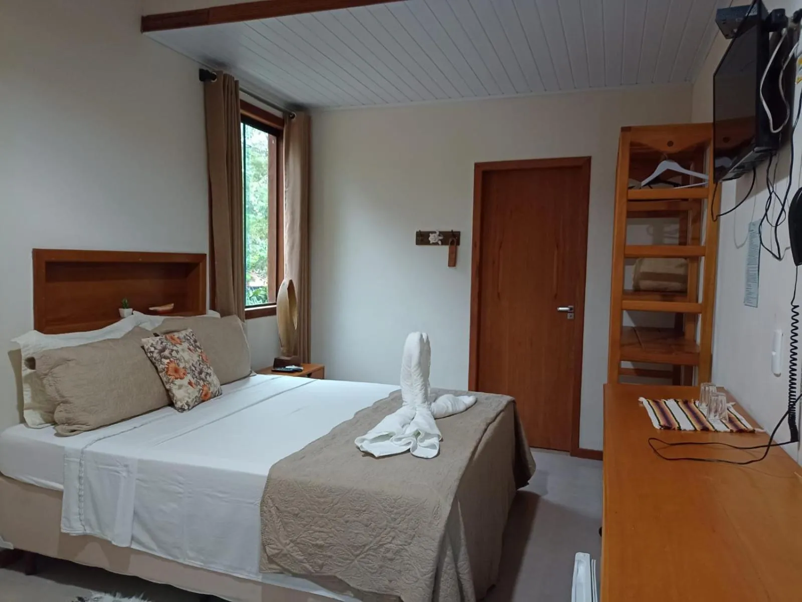 Bed in Pousada Maré