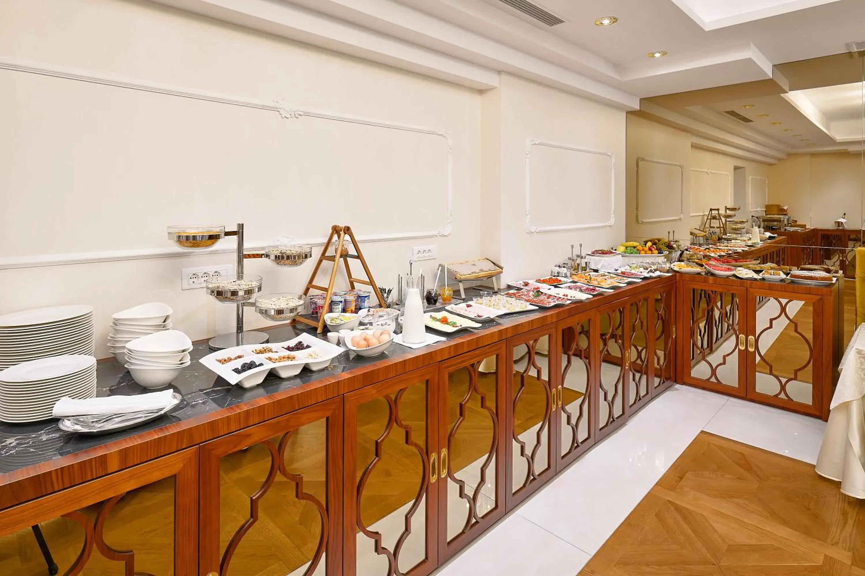 Restaurant/places to eat in Hotel Villa Harmony Restaurant/places to eat in Hotel Villa Harmony