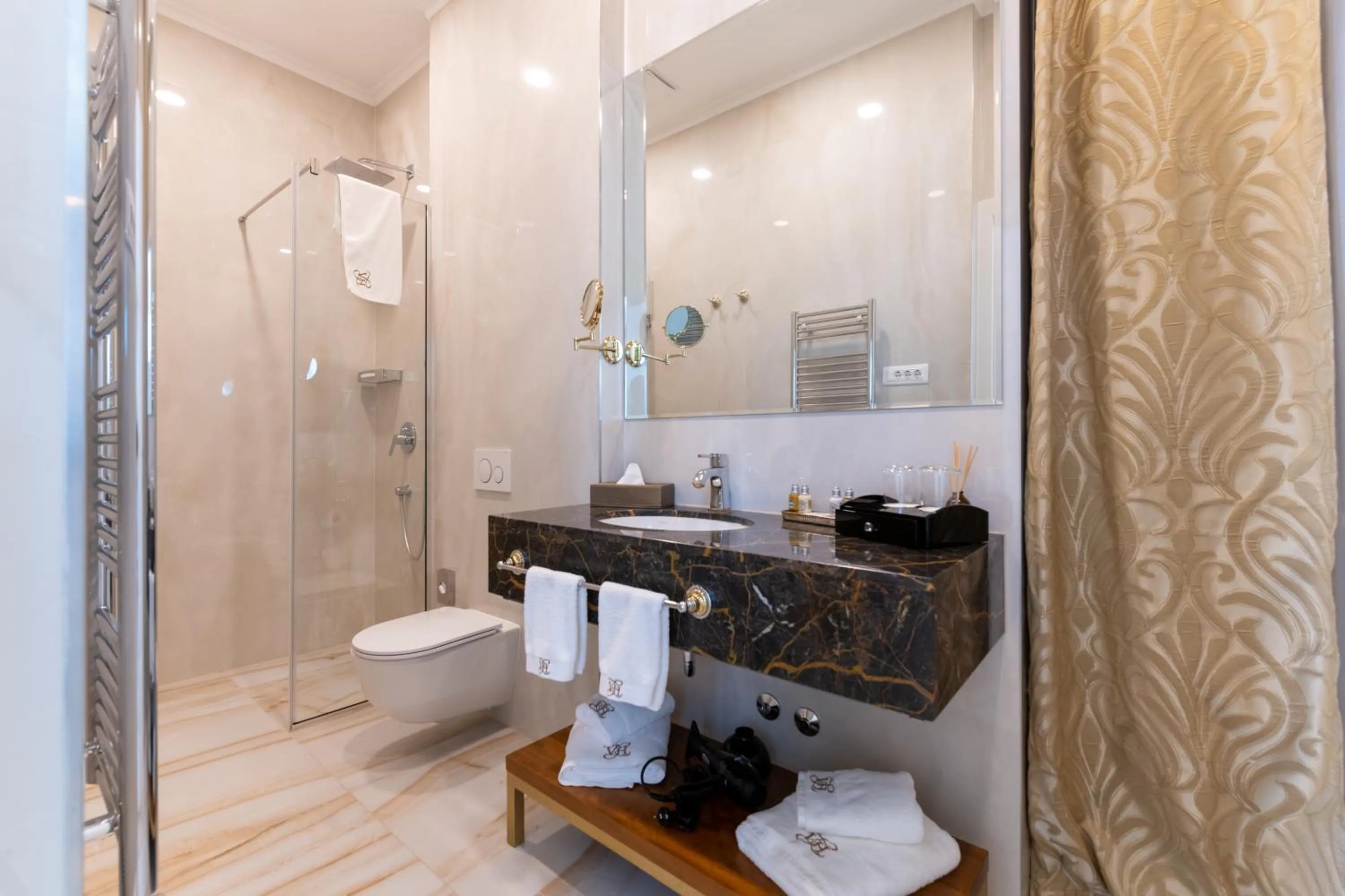 Bathroom in Hotel Villa Harmony