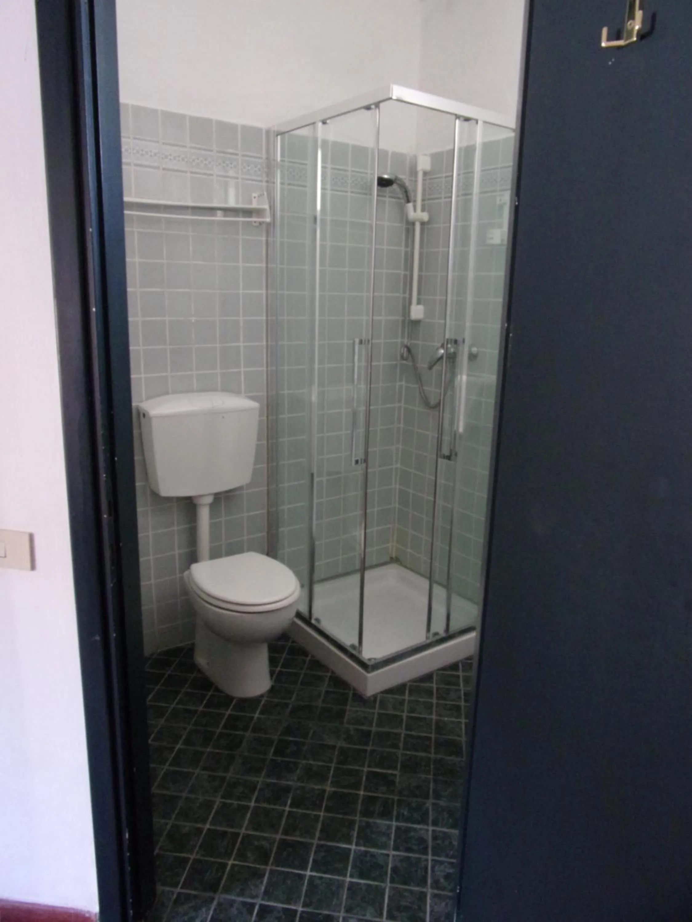 Shower in Hotel Fiascherino