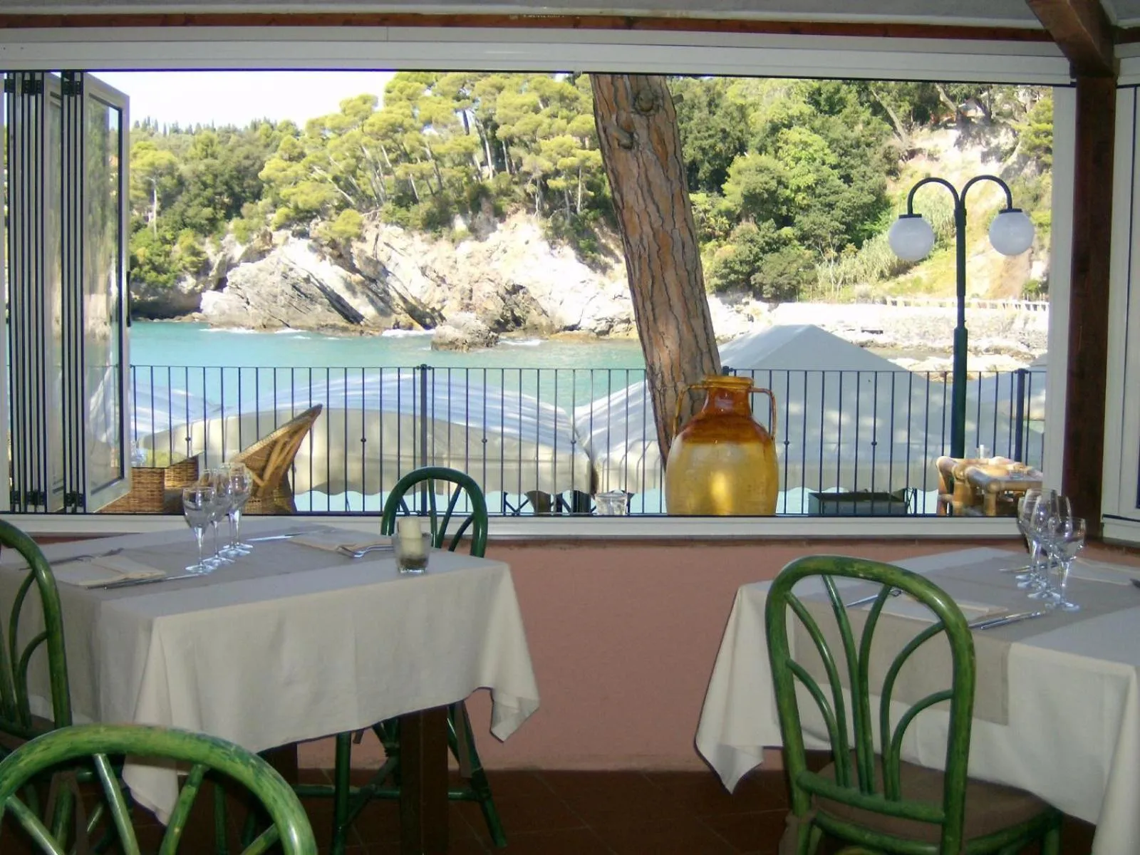 Restaurant/places to eat in Hotel Fiascherino