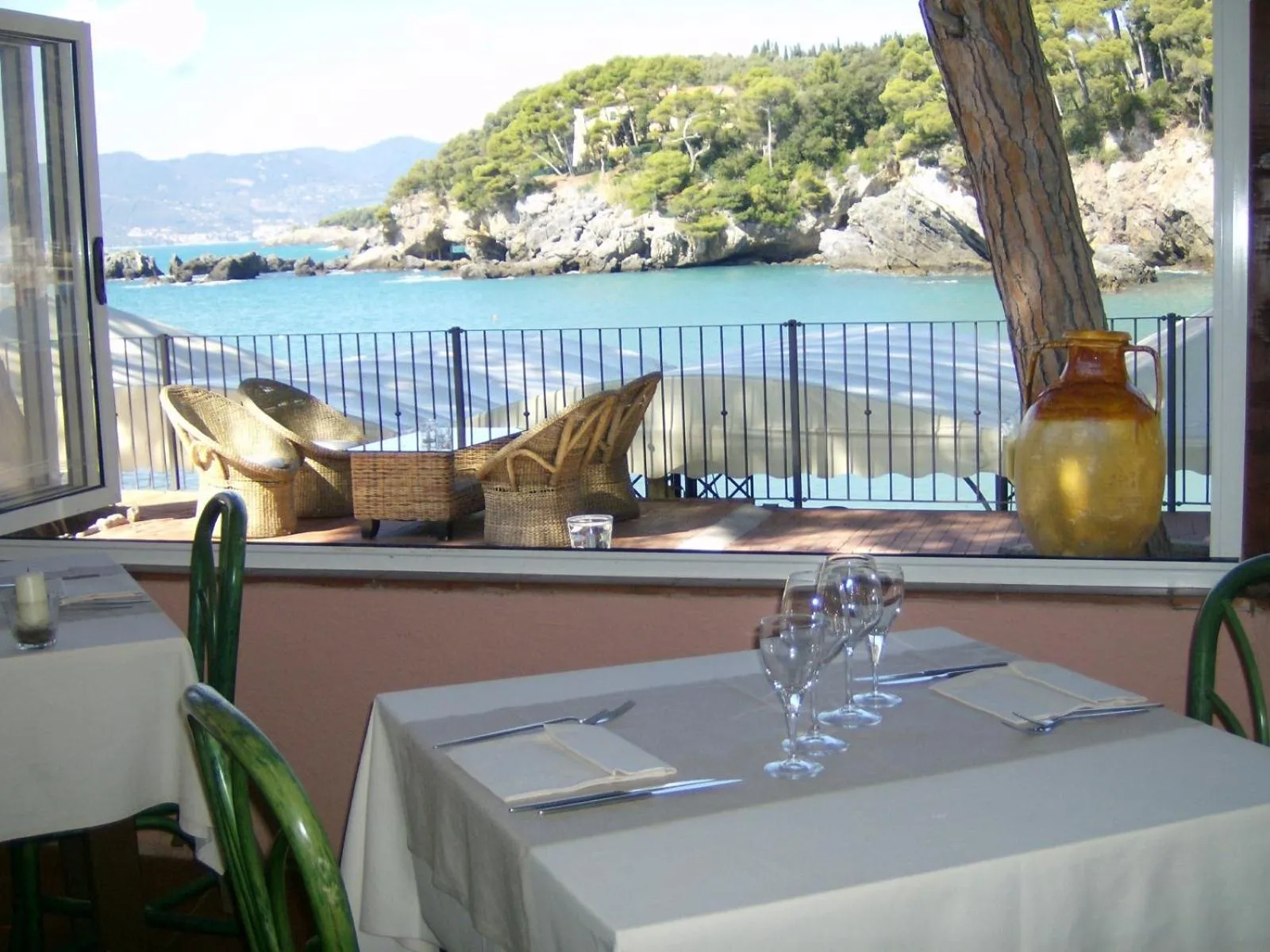 Restaurant/places to eat in Hotel Fiascherino