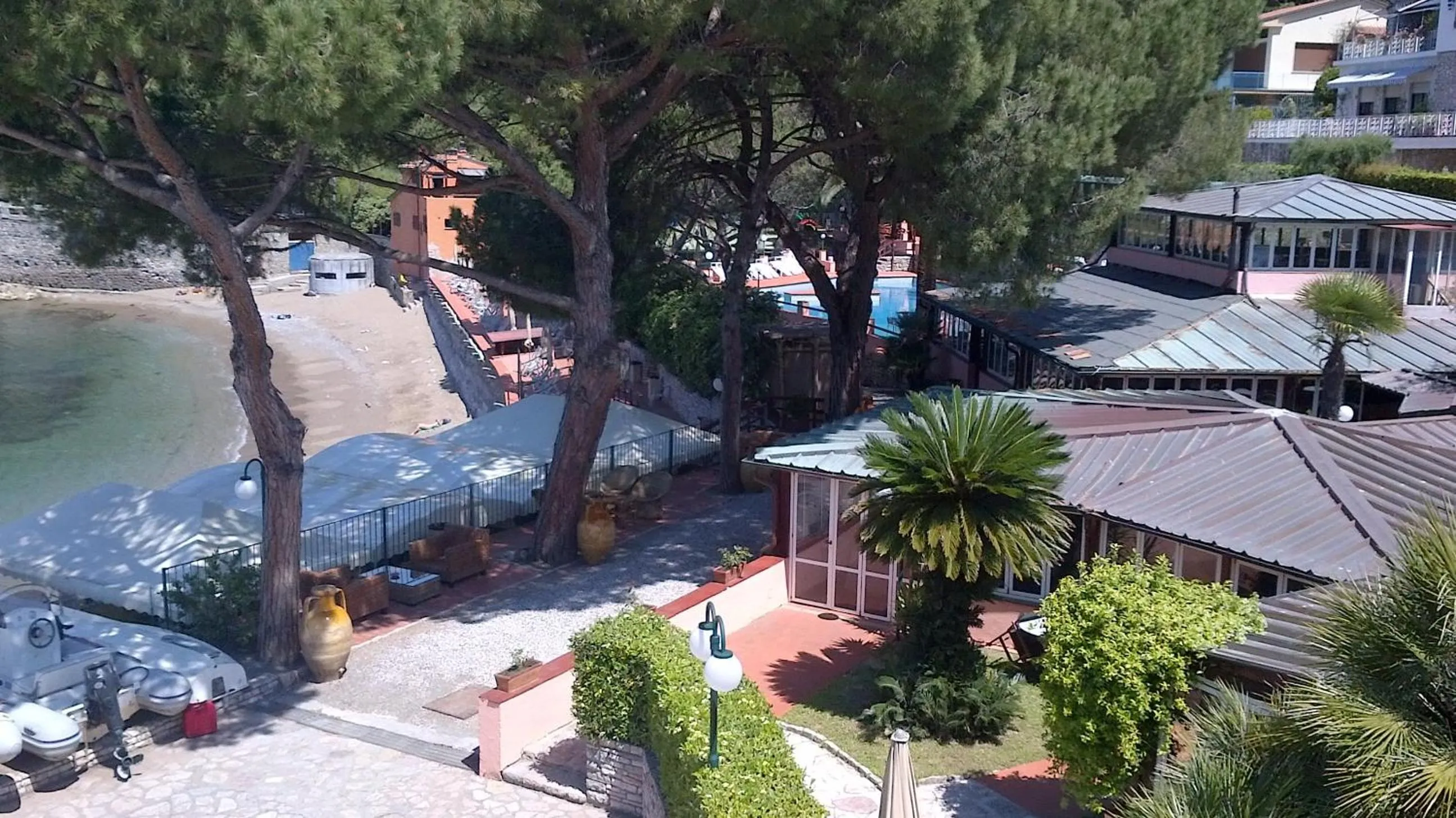Facade/entrance in Hotel Fiascherino