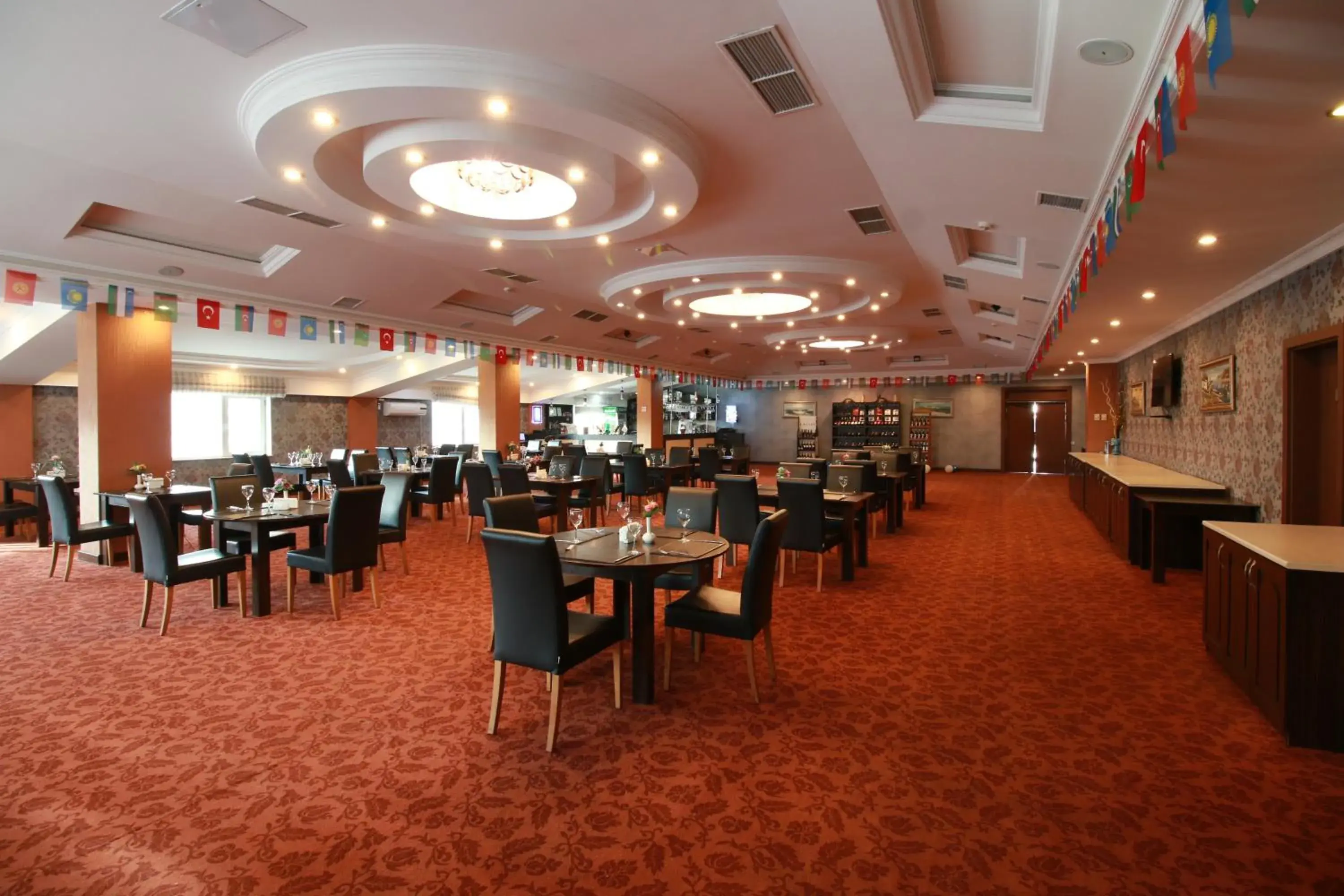 Restaurant/places to eat in New Baku Hotel Restaurant/places to eat in New Baku Hotel