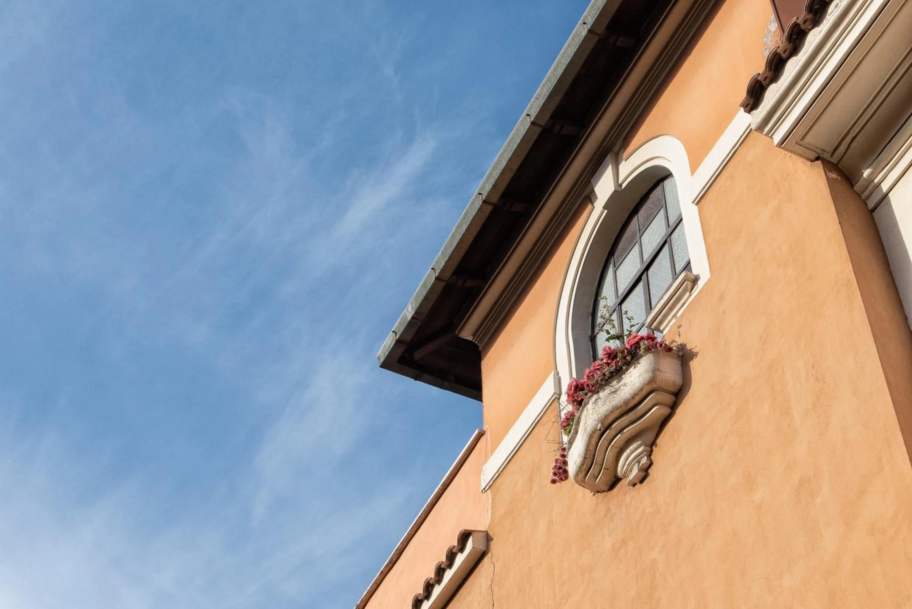 Facade/entrance in A Vinicius et Mita