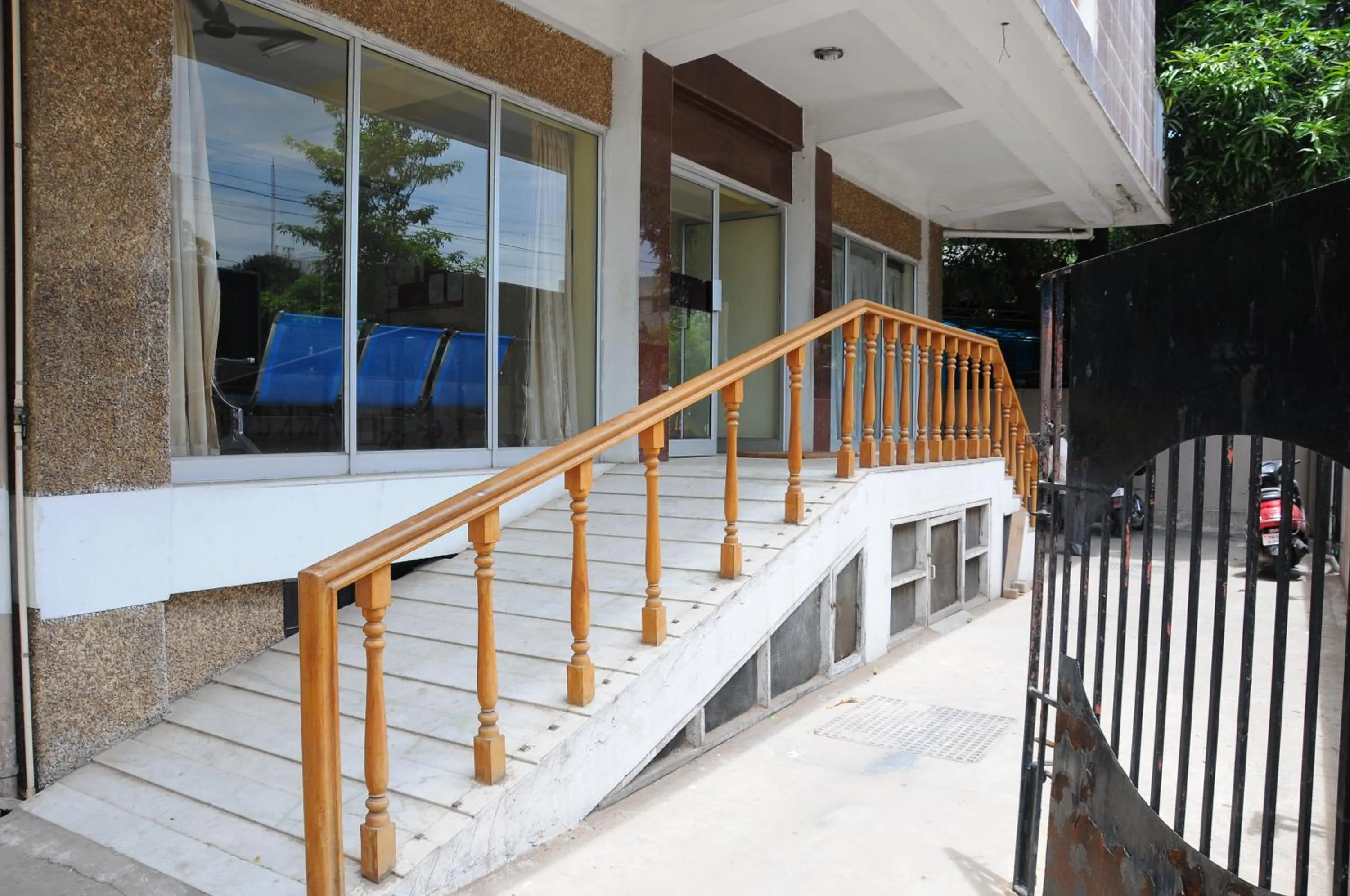 Facade/entrance in Lloyds Serviced Apartments, Near Music Academy