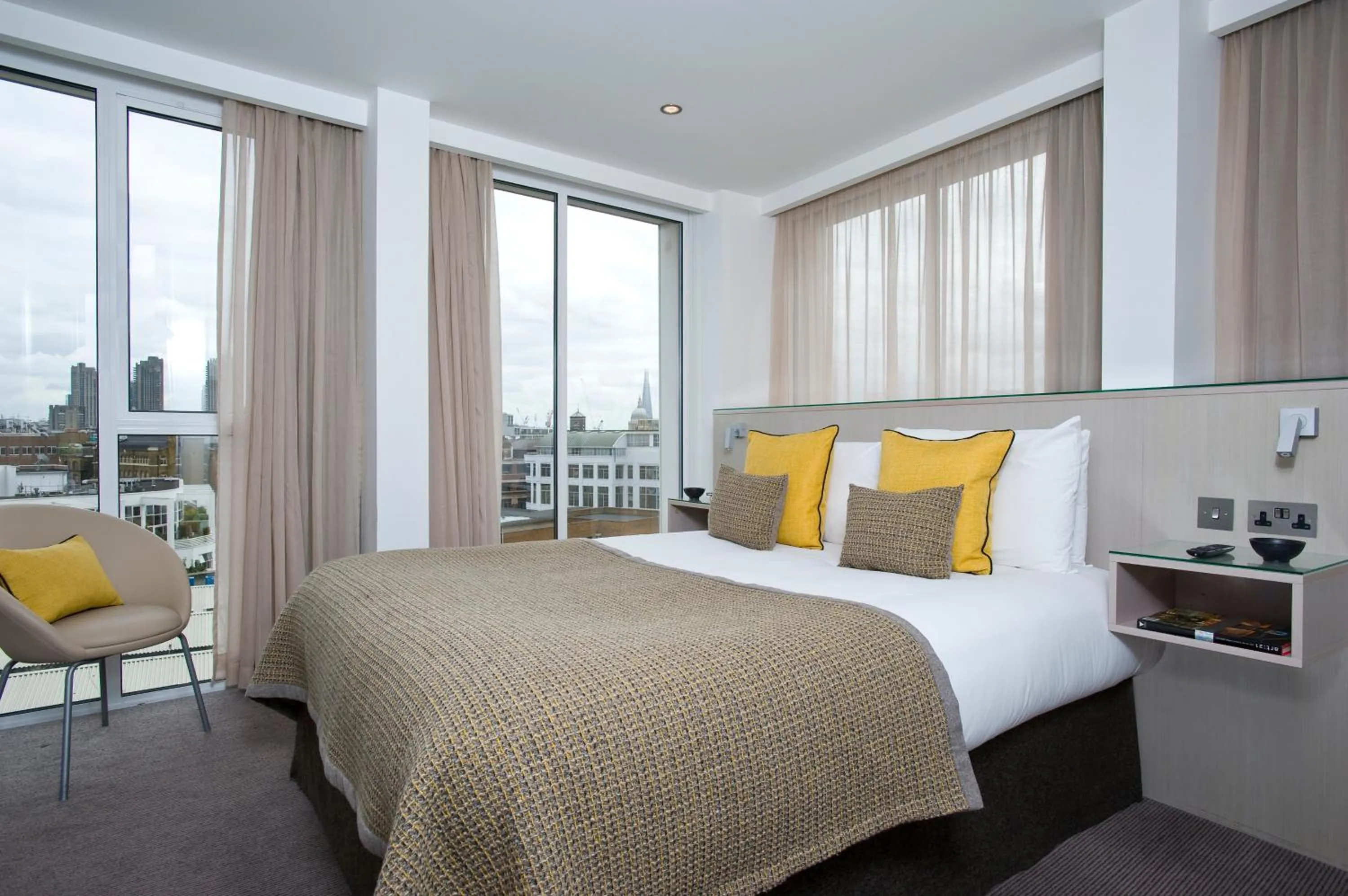 Bedroom, Bed in The Rosebery by Supercity Aparthotels