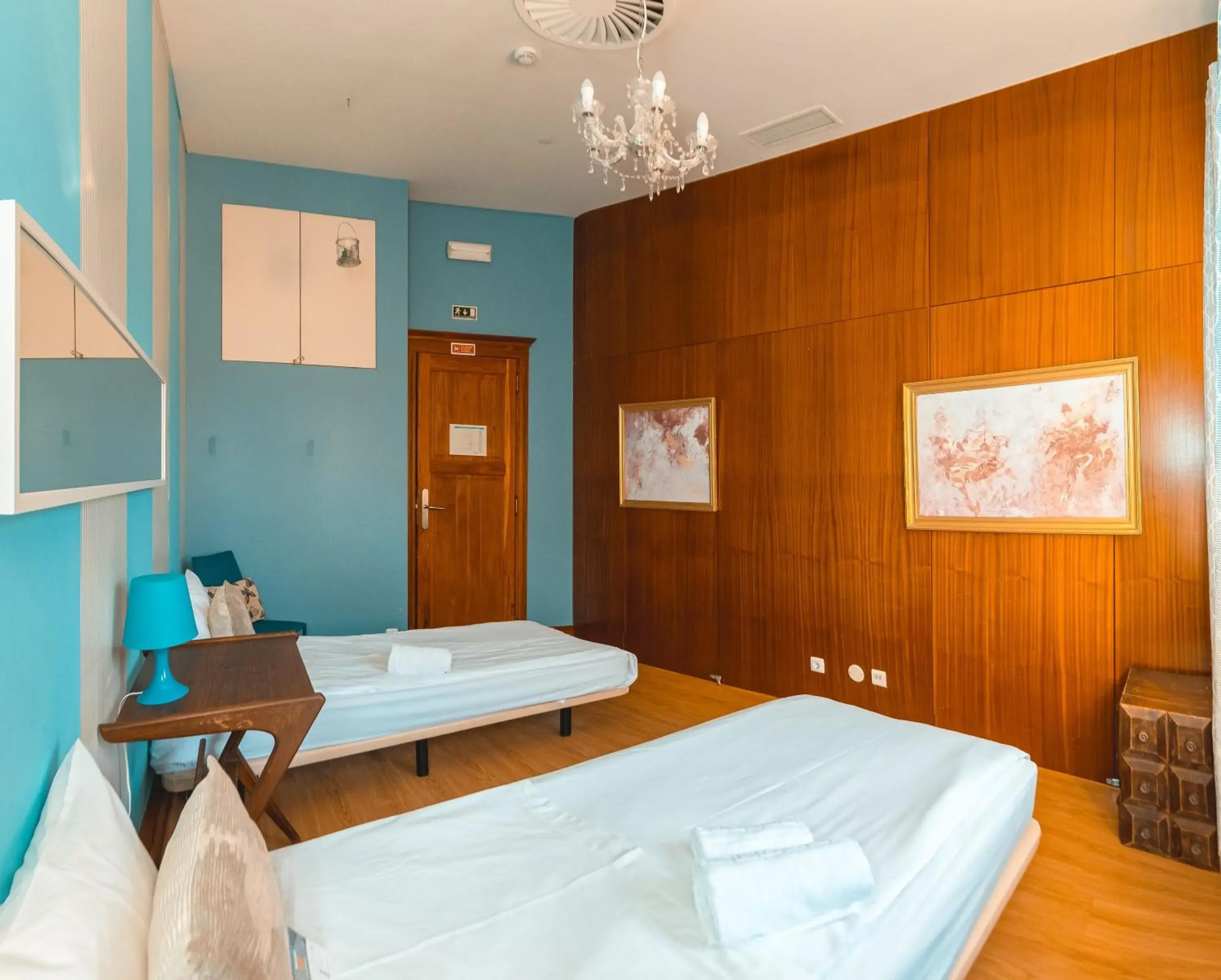 Twin Room with Shared Bathroom in Sunset Destination Hostel Twin Room with Shared Bathroom in Sunset Destination Hostel