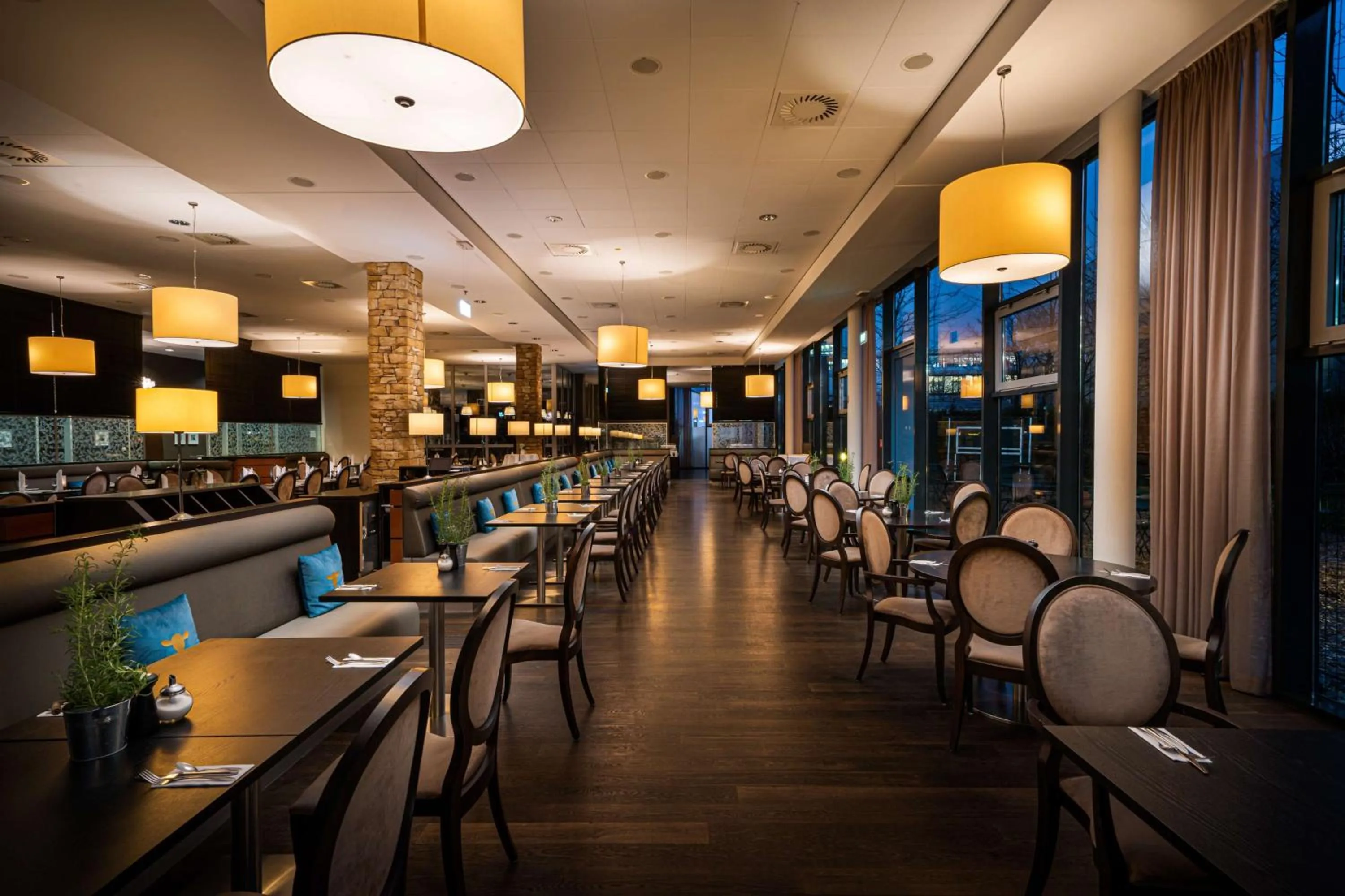 Restaurant/places to eat in The Rilano Hotel München