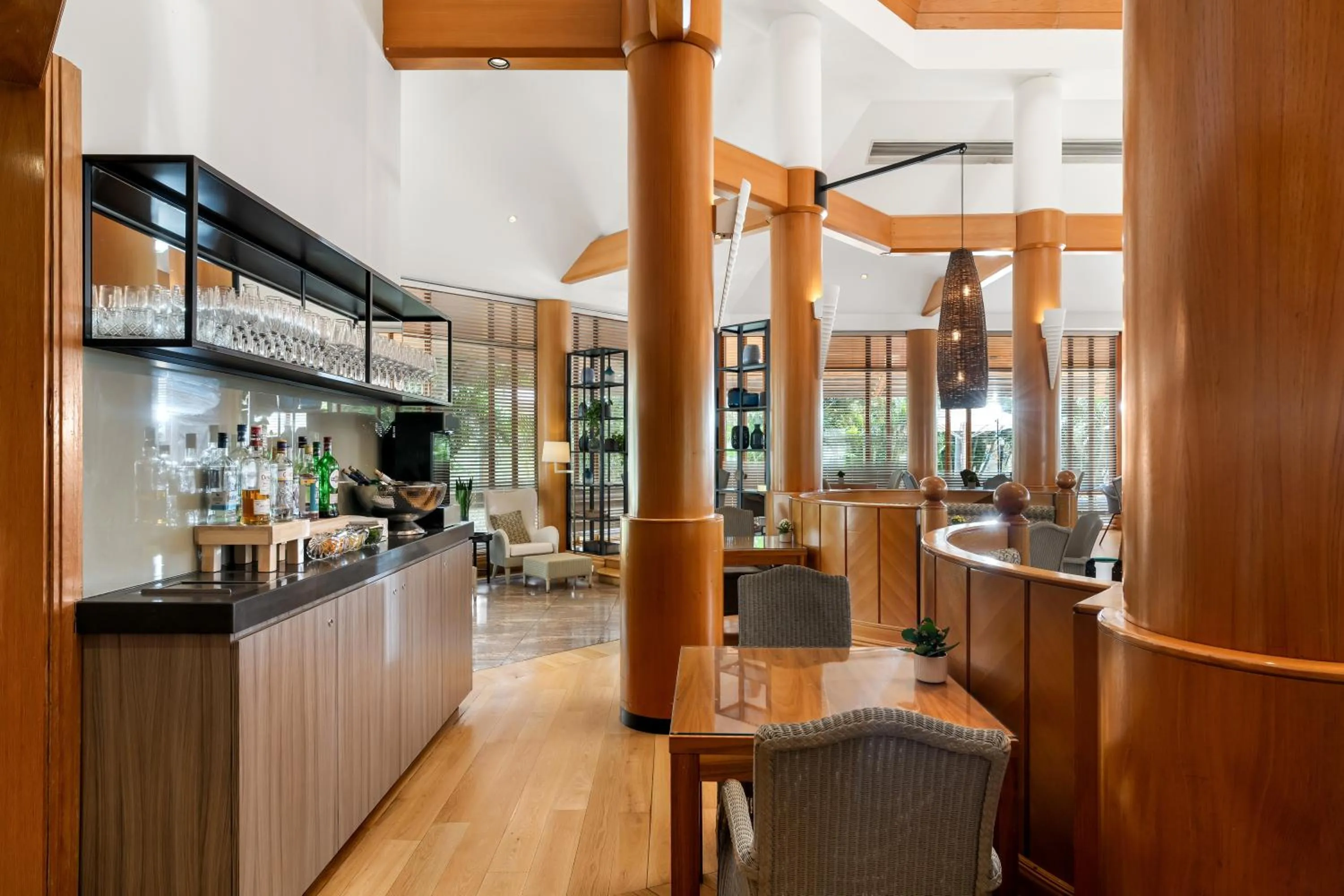 Lounge or bar in Royal Beach Eilat by Isrotel Exclusive