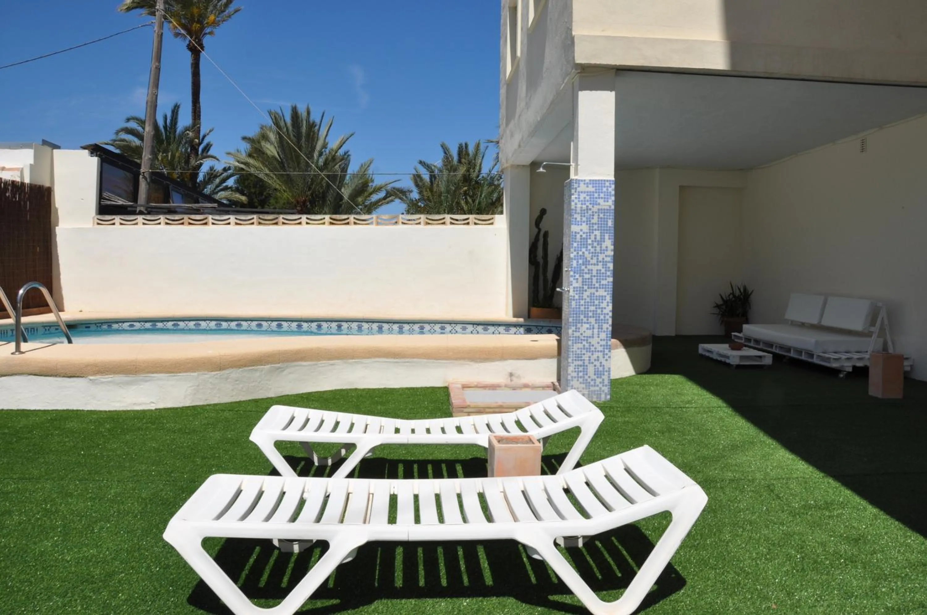Swimming pool in Apartamentos Acuario