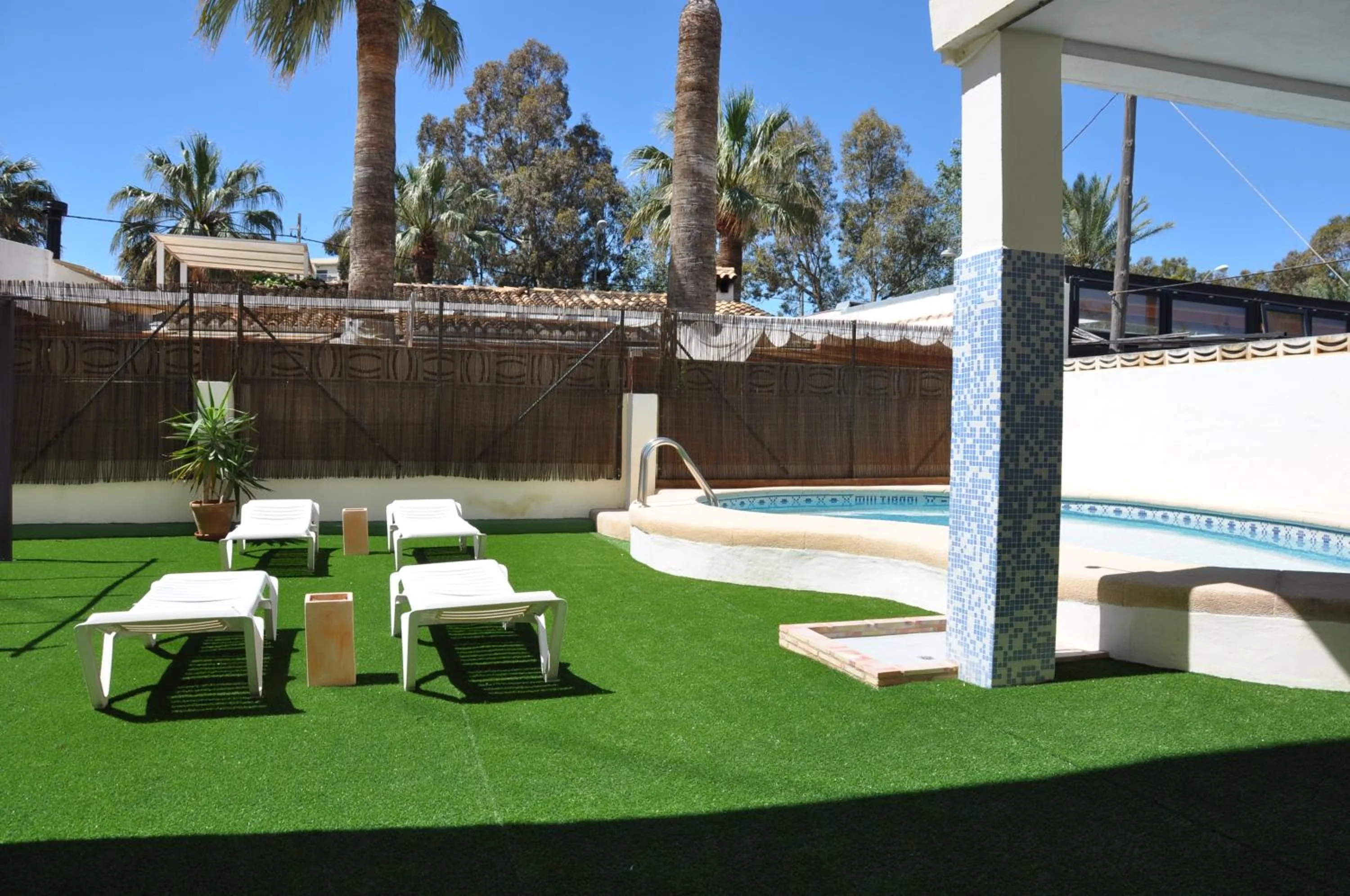 Swimming pool in Apartamentos Acuario