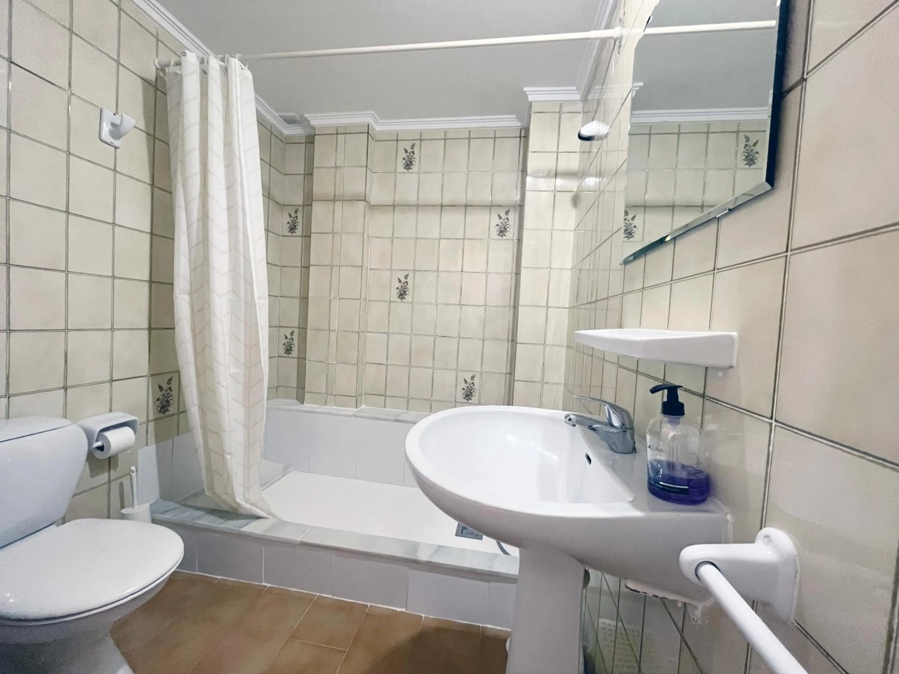 Shower in Apartamentos Acuario