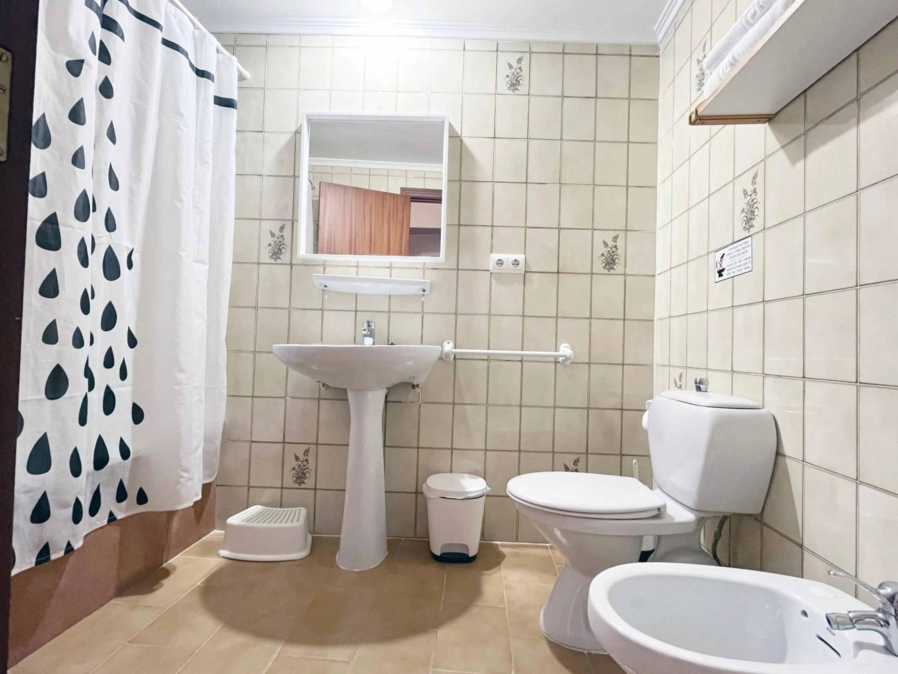 Bathroom in Apartamentos Acuario