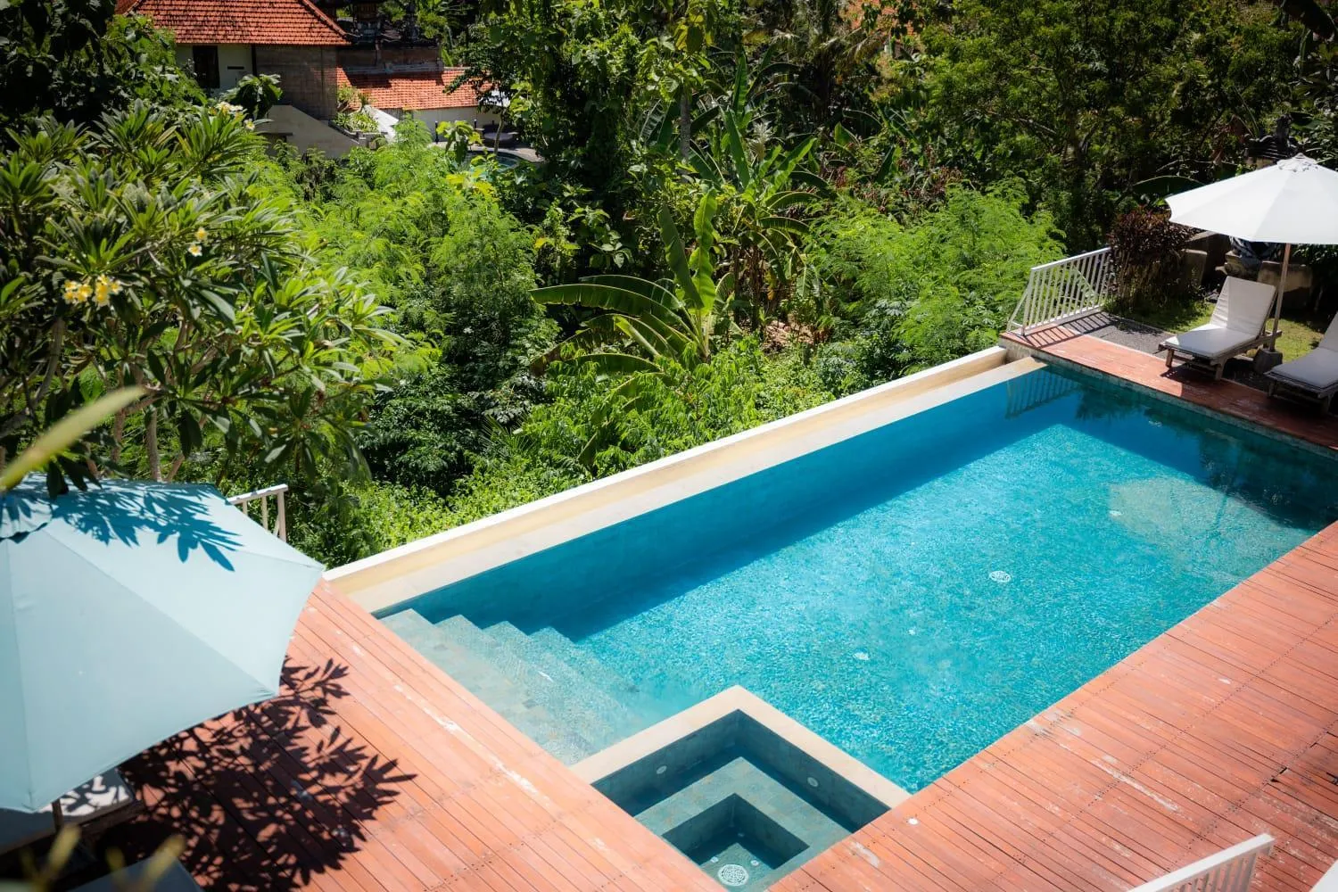 Swimming pool in La Gautch Bungalow