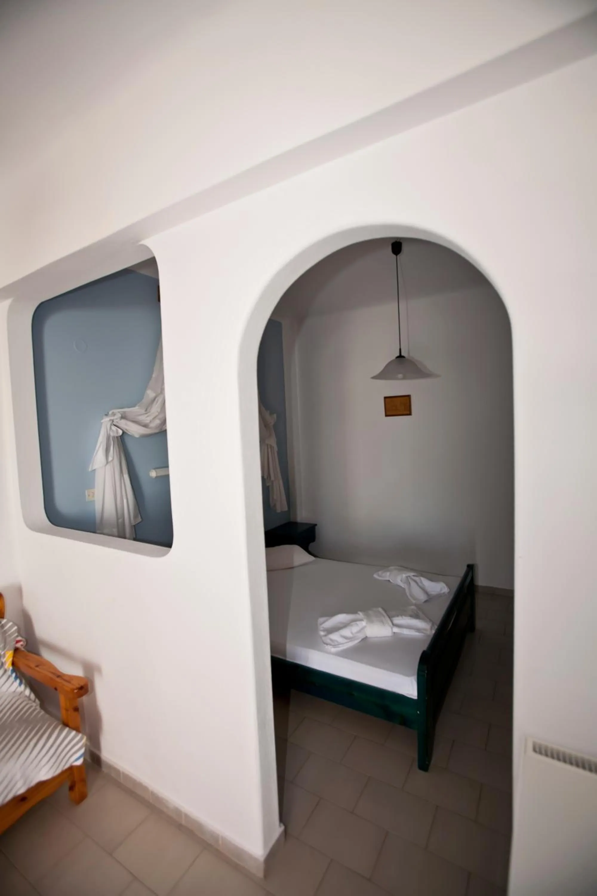 Photo of the whole room, Bed in Azolimnos Bay