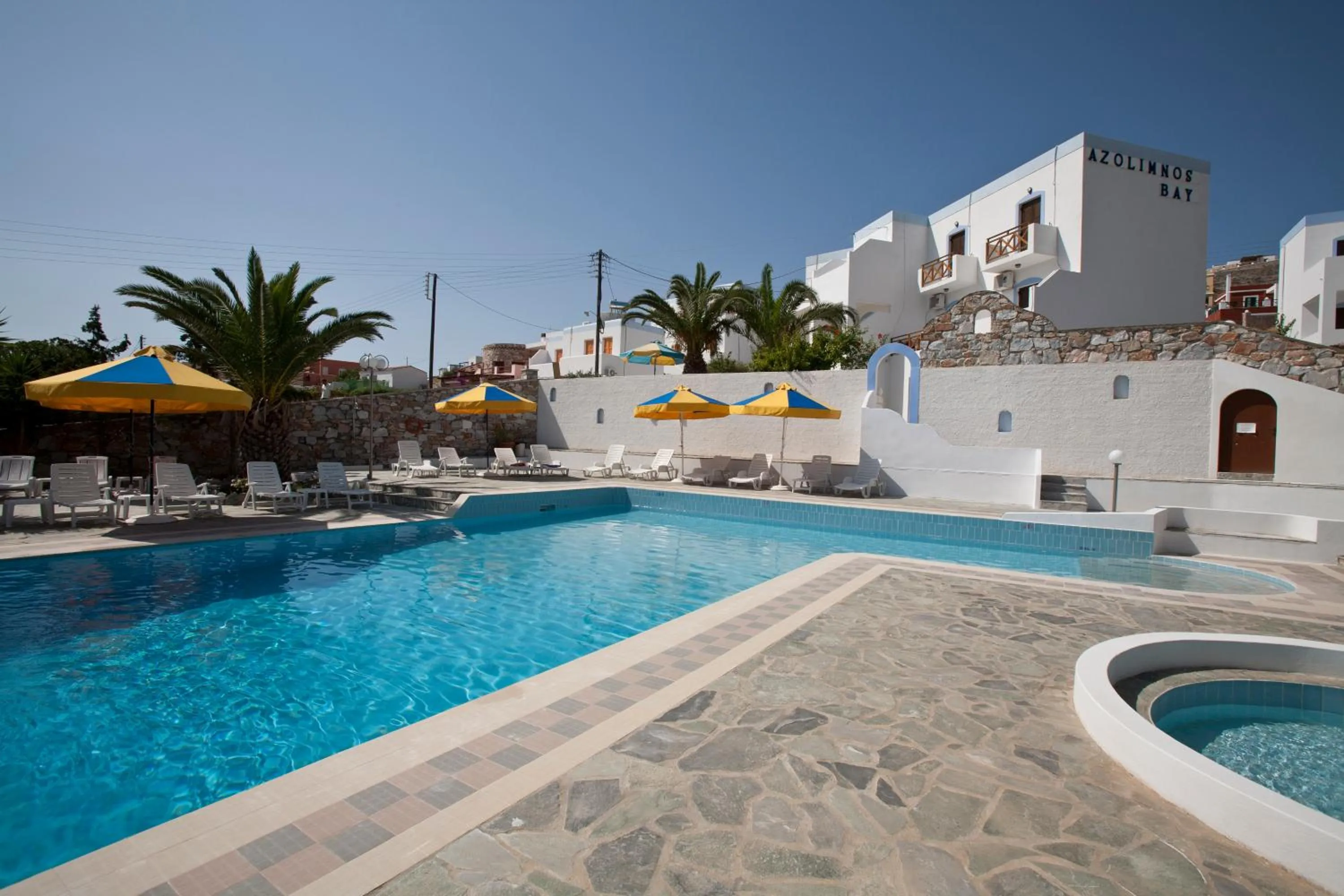 Property building in Azolimnos Bay