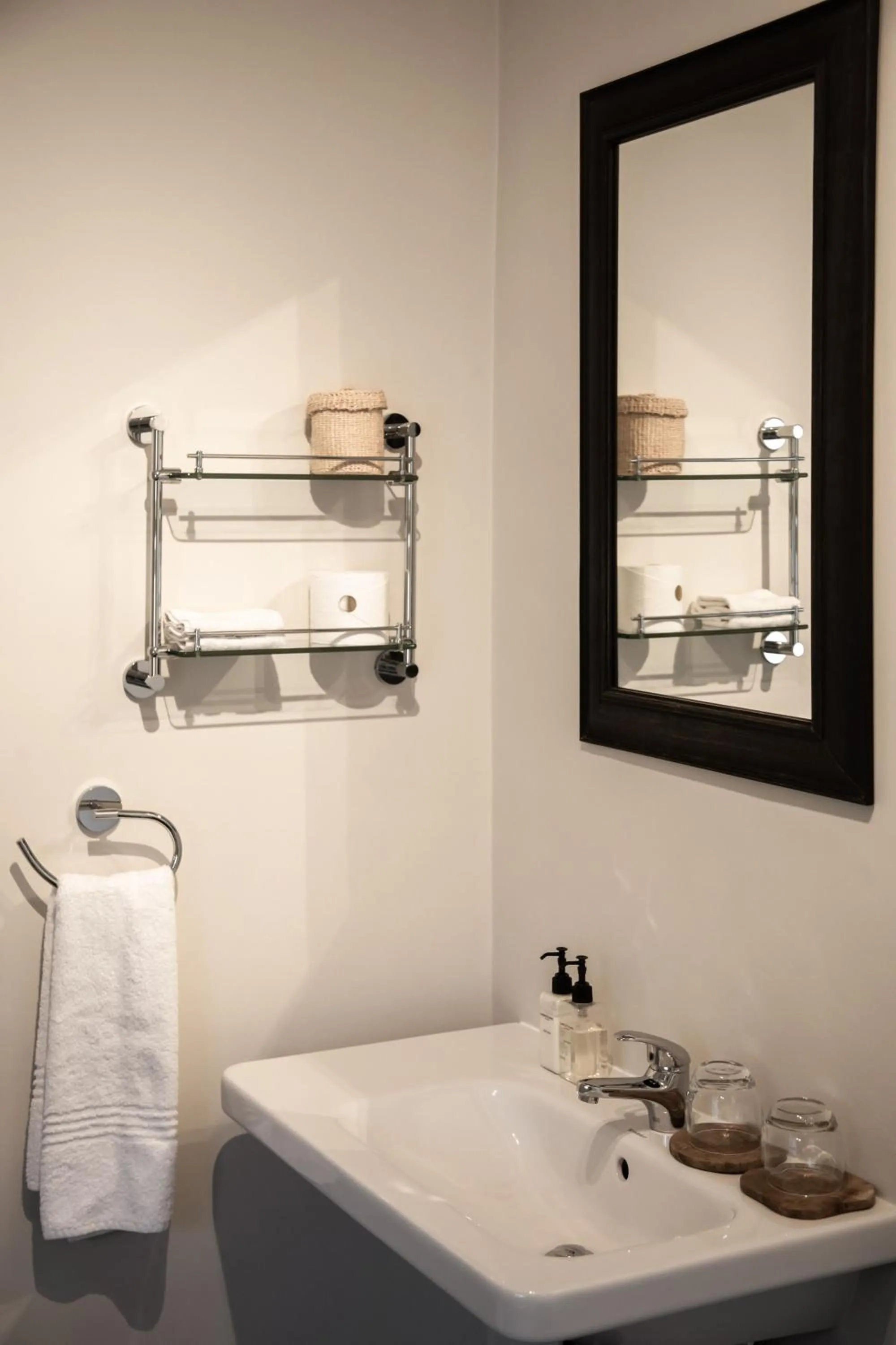 Bathroom, Bed in NOAH House