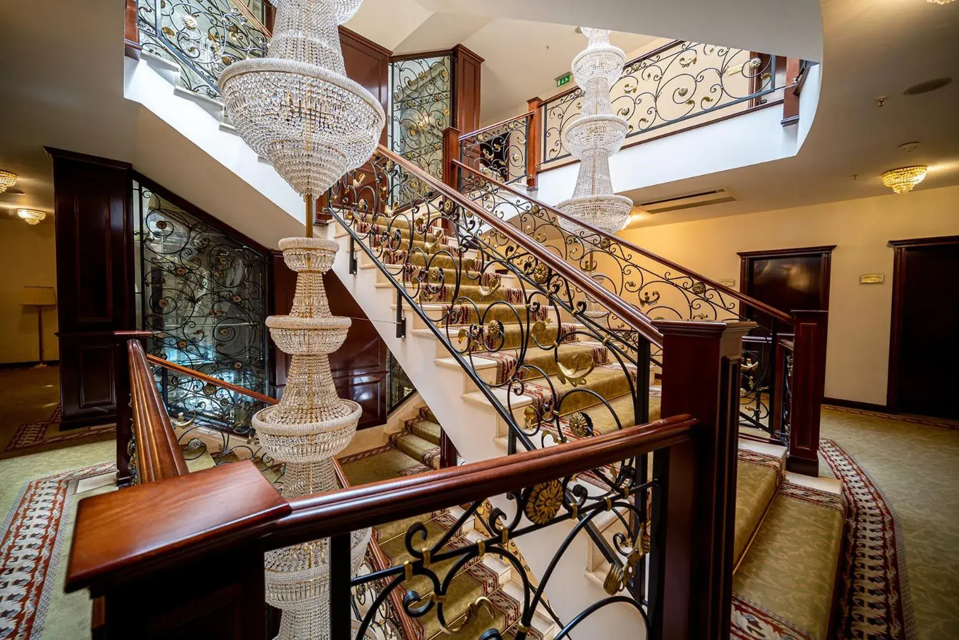 Property building in Hotel President Solin Property building in Hotel President Solin