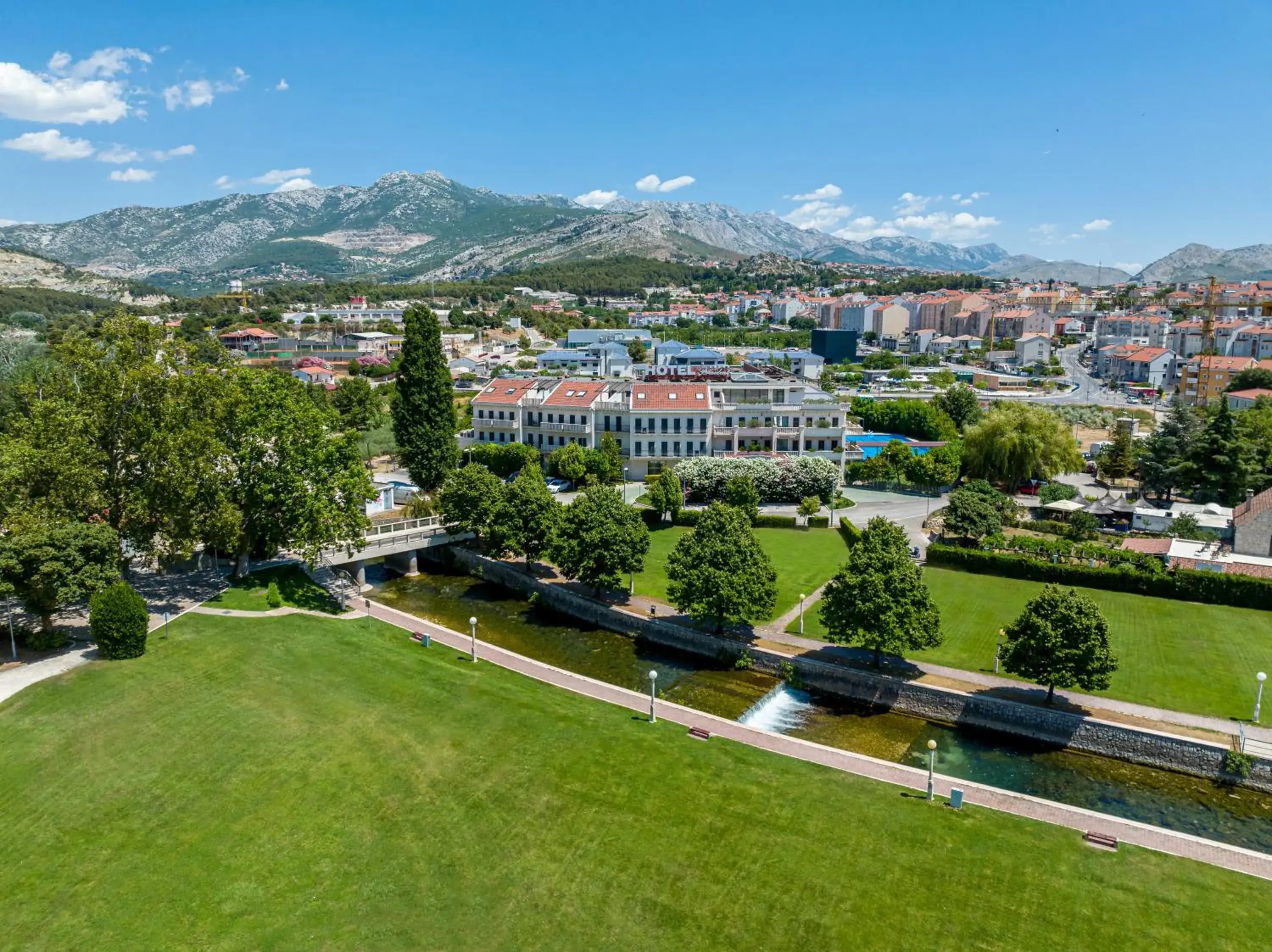 Property building in Hotel President Solin Property building in Hotel President Solin