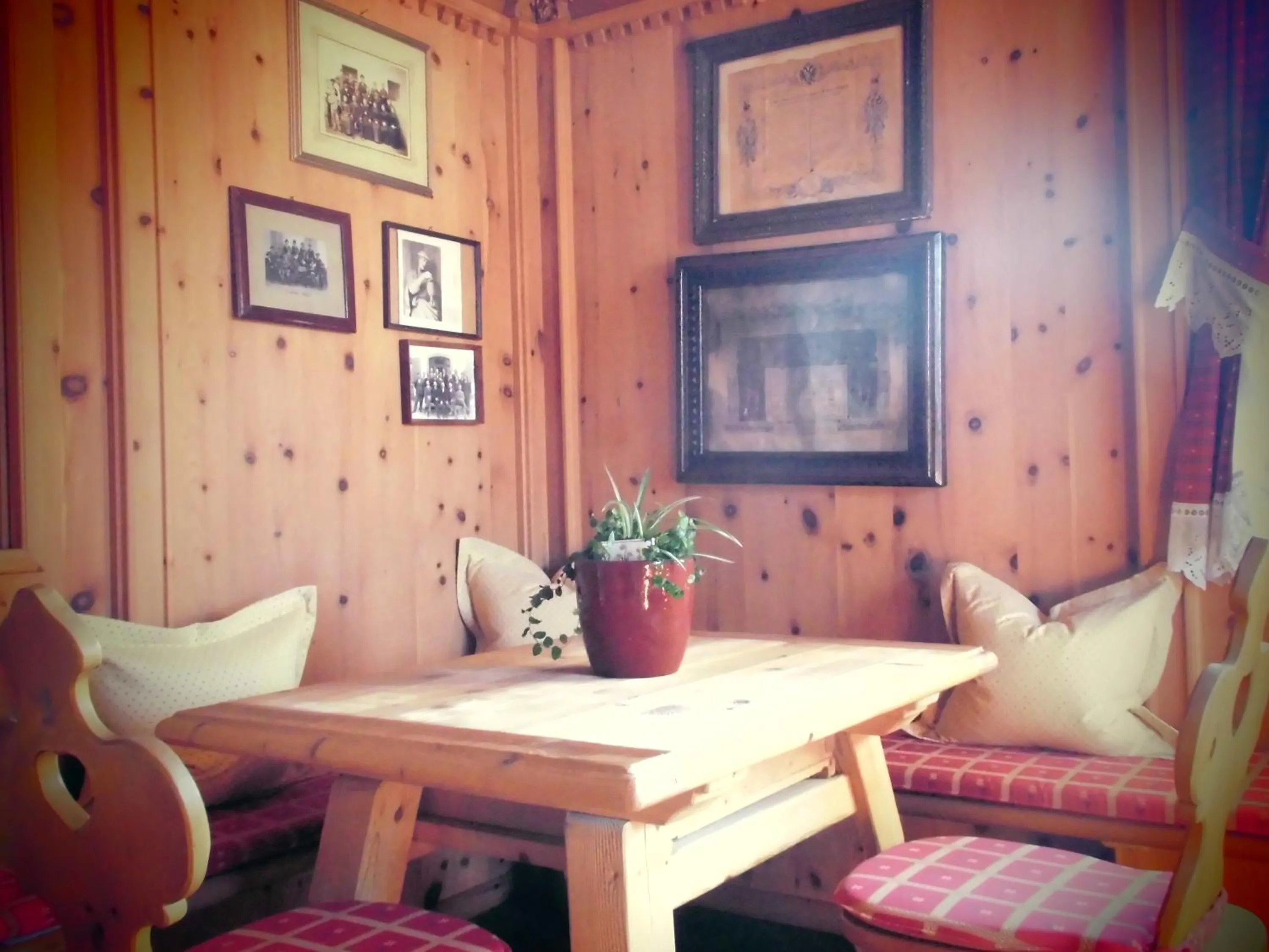 Living room in Belvedere Dolomites Flower Hotel