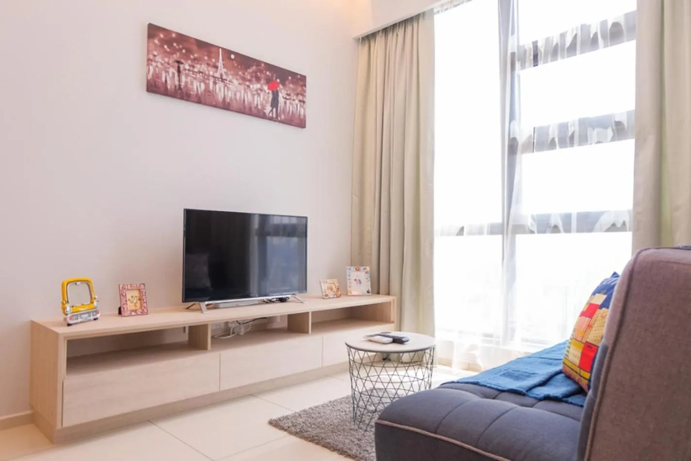 TV and multimedia in The Robertson Bukit Bintang by Wowhome