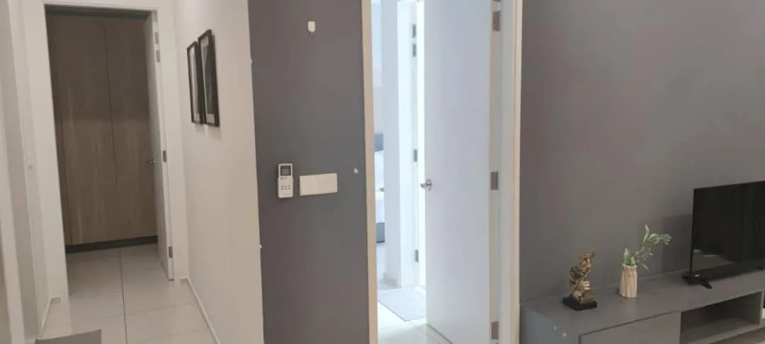 TV and multimedia in The Robertson Bukit Bintang by Wowhome