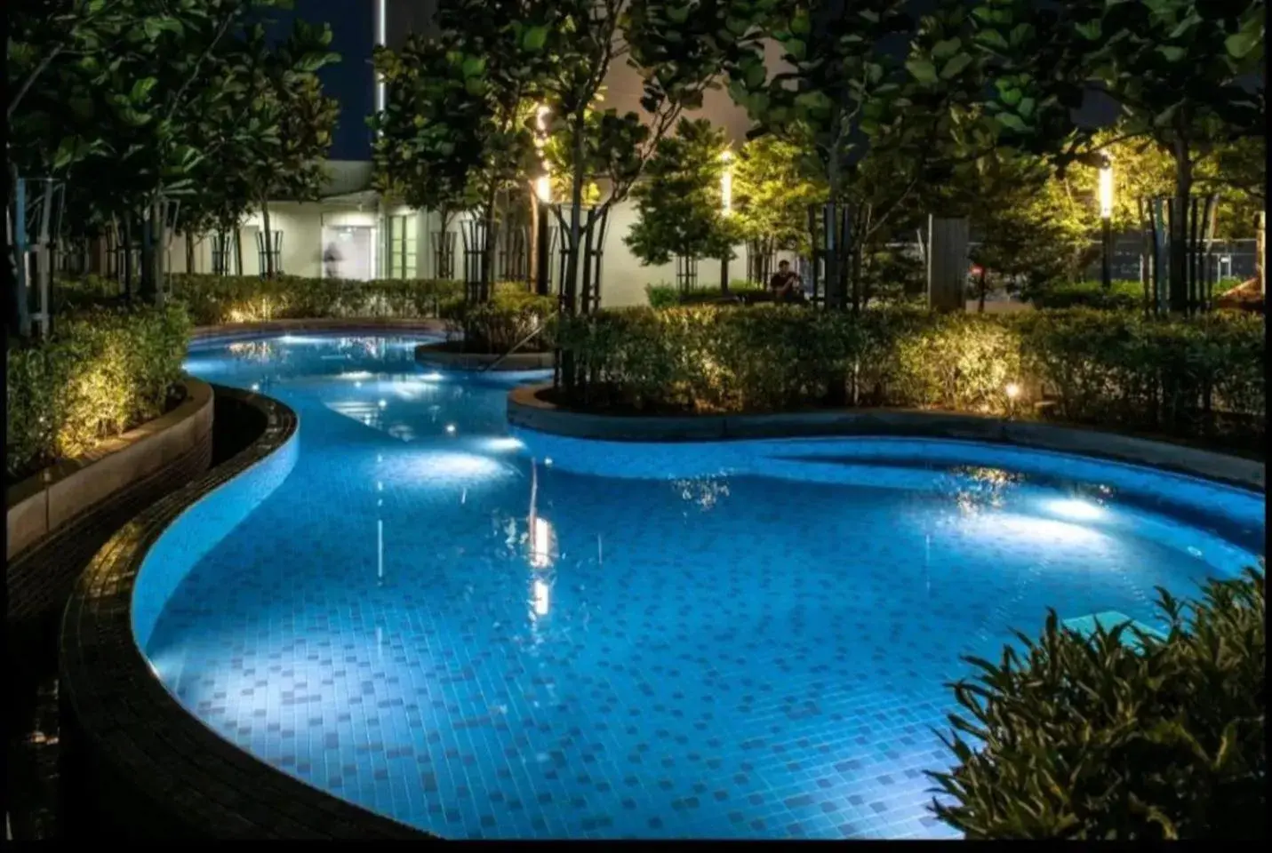 Pool view in The Robertson Bukit Bintang by Wowhome Pool view in The Robertson Bukit Bintang by Wowhome