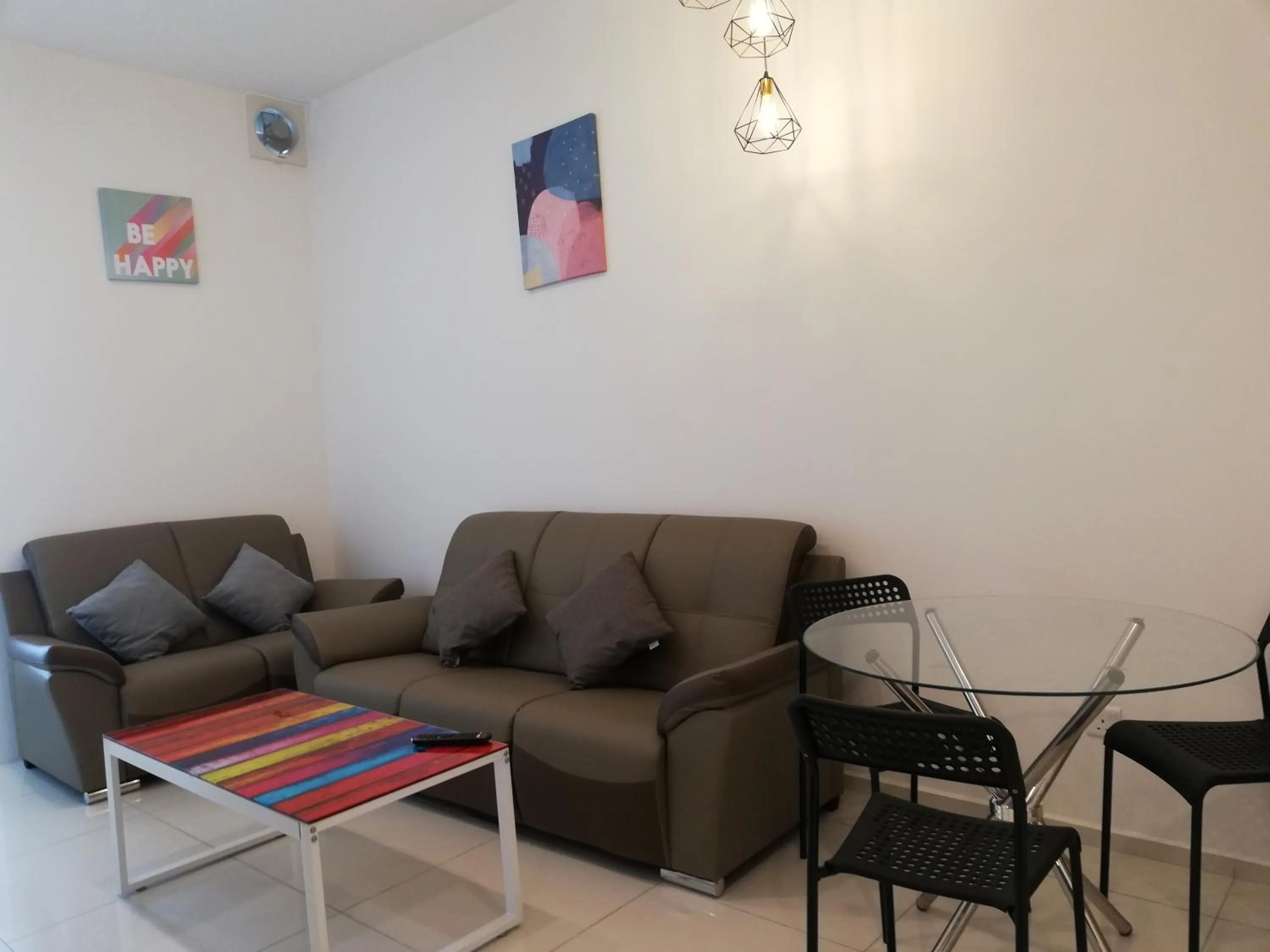 Living room in The Robertson Bukit Bintang by Wowhome