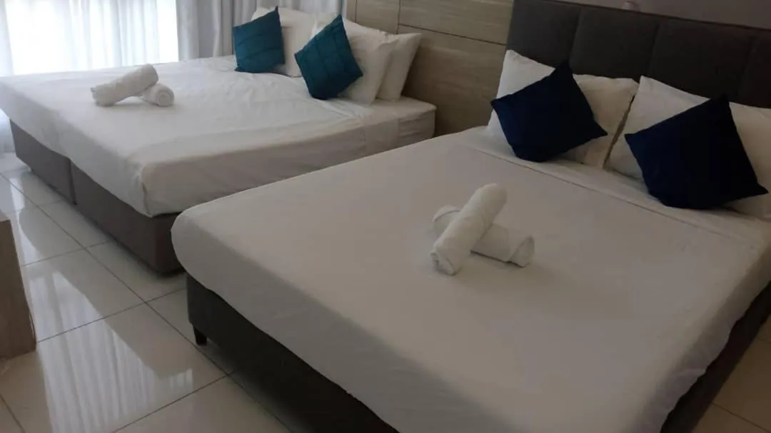 Photo of the whole room, Bed in The Robertson Bukit Bintang by Wowhome