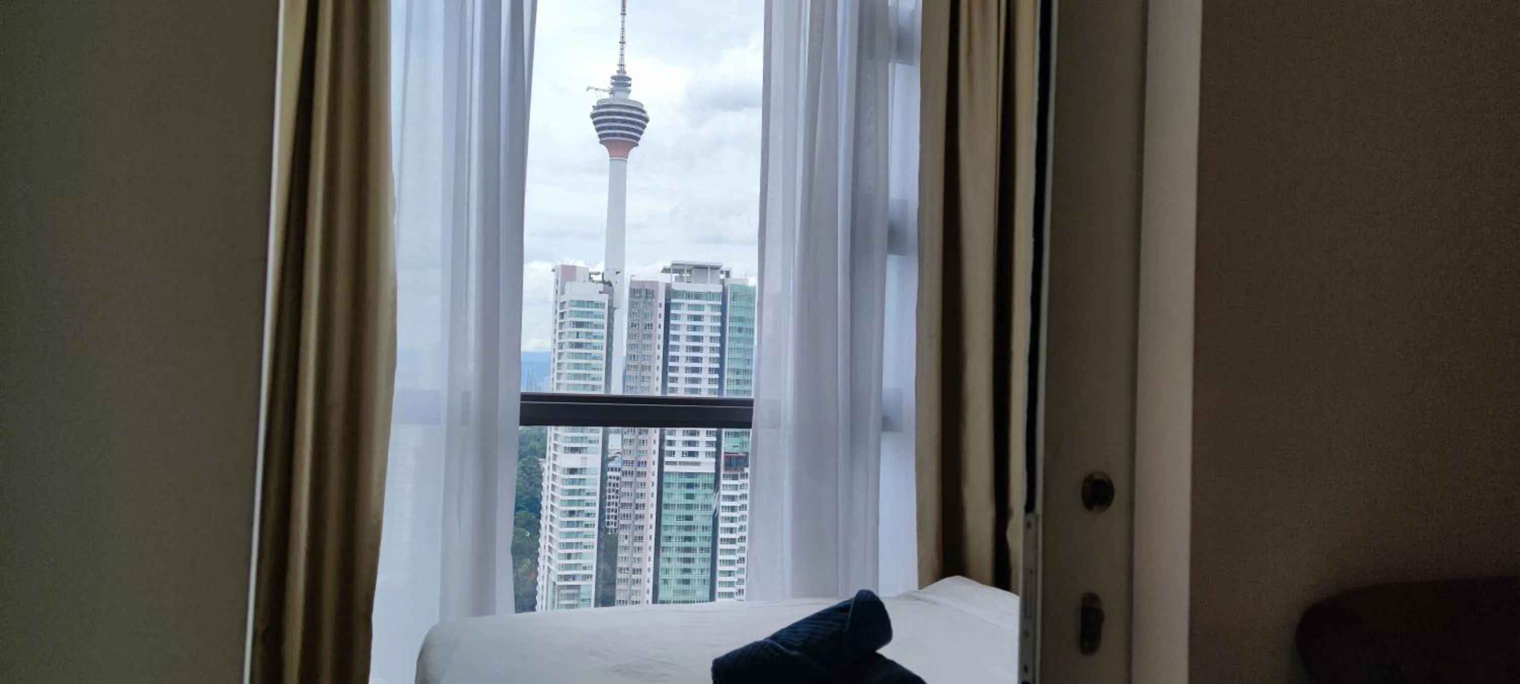 Bed in The Robertson Bukit Bintang by Wowhome