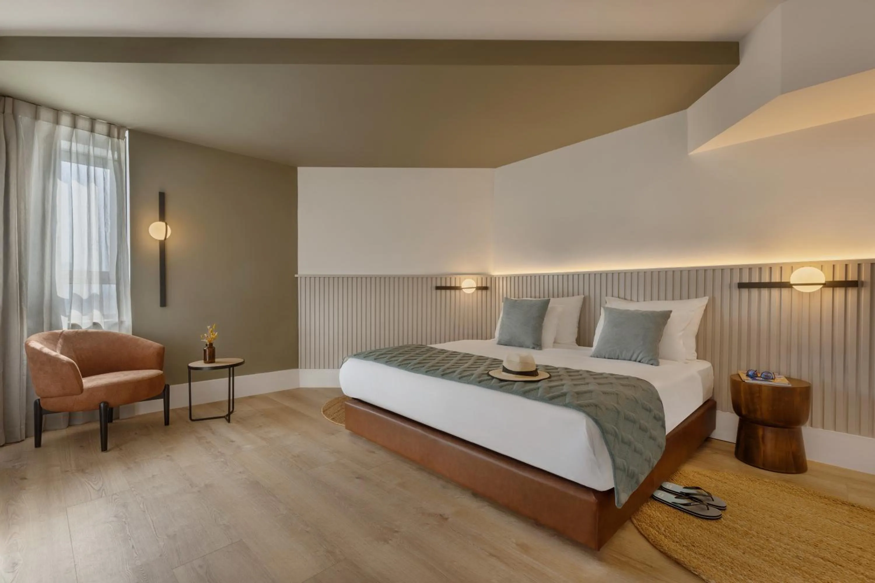 Bed in Metropolitan Hotel