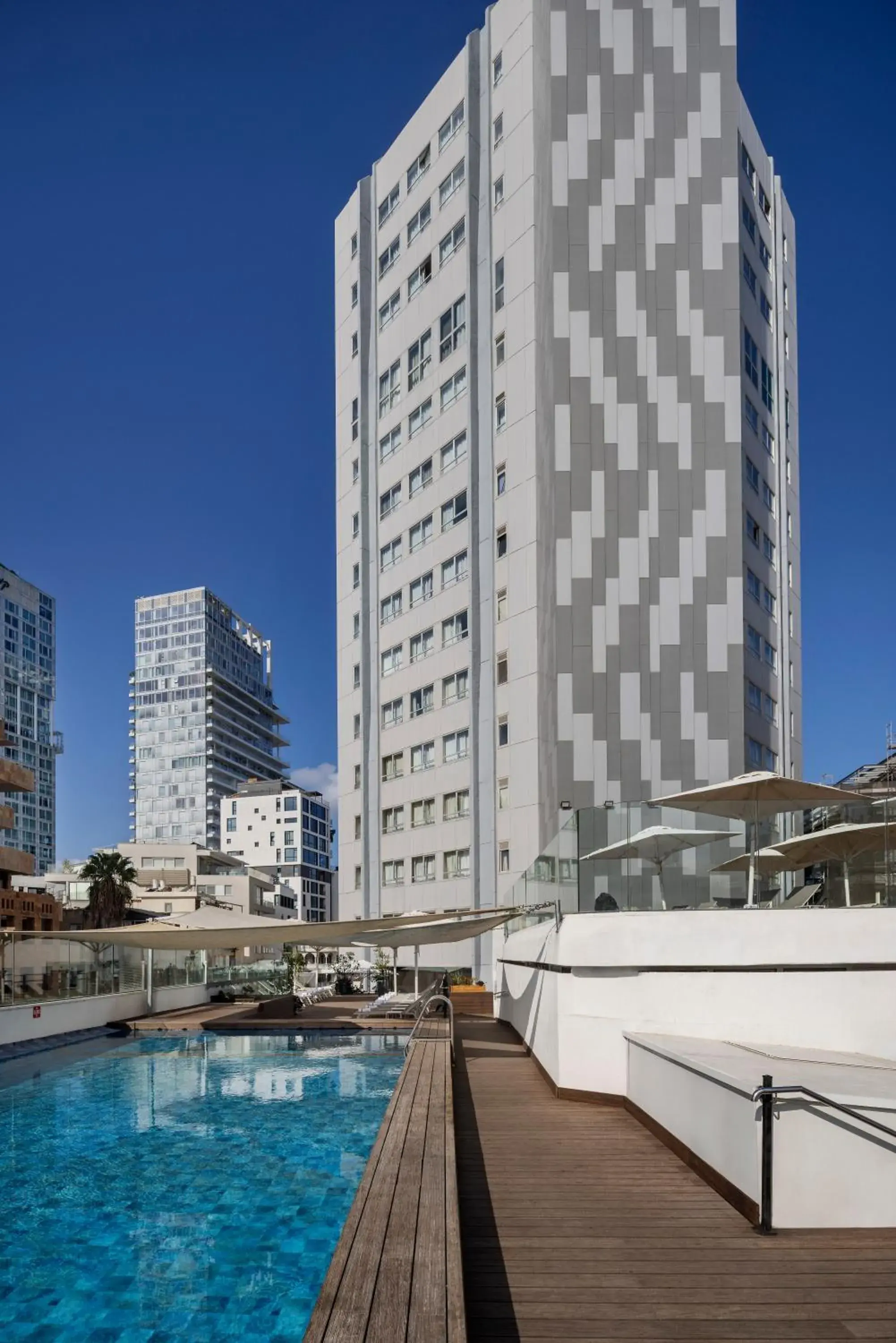 Property building in Metropolitan Hotel Property building in Metropolitan Hotel