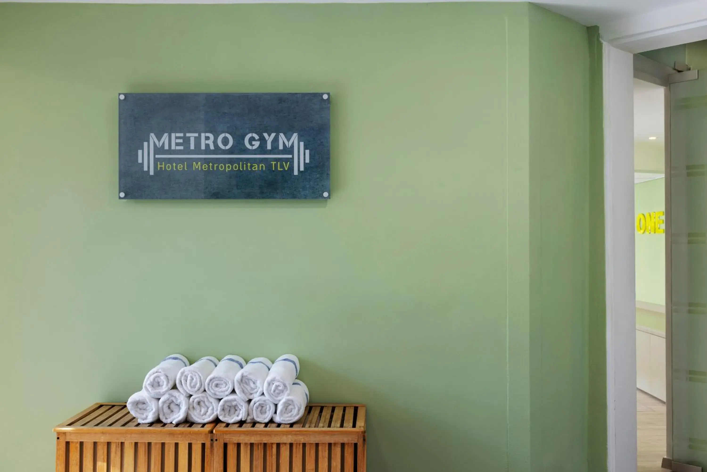 Fitness centre/facilities in Metropolitan Hotel Fitness centre/facilities in Metropolitan Hotel