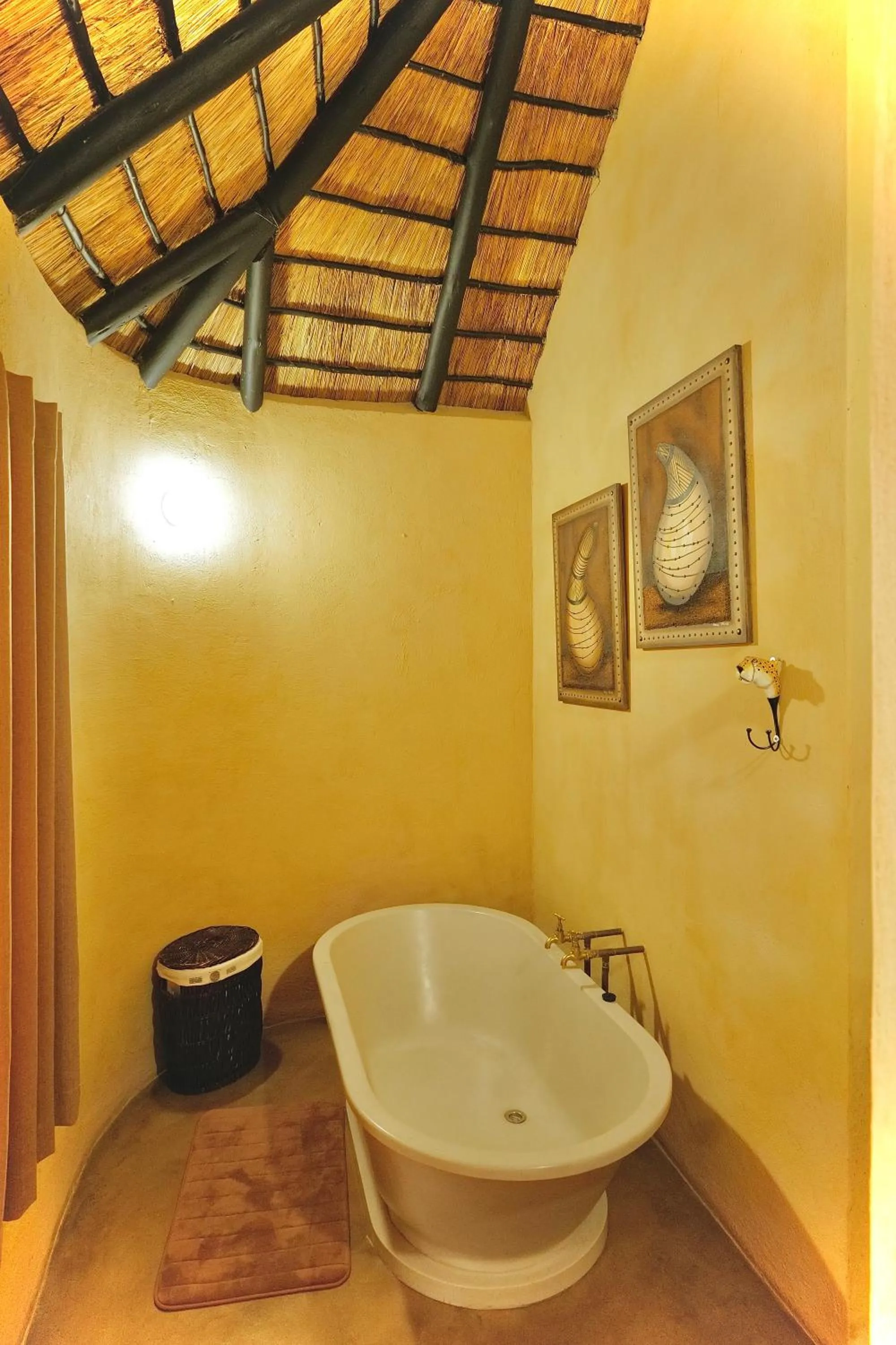 Bathroom in Hyenas Call